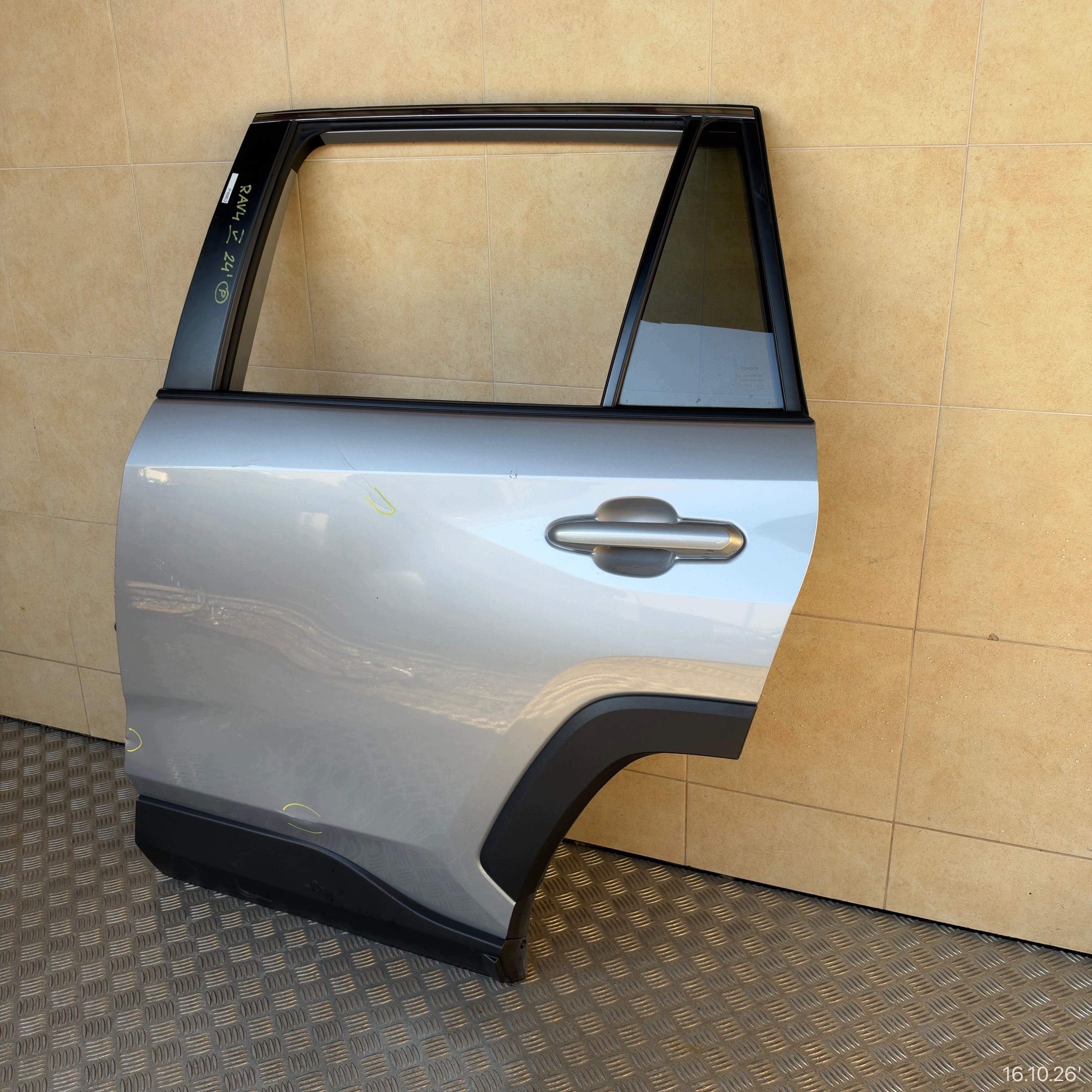 door complete rear. left TOYOTA RAV4 RAV 4 V 2024 year