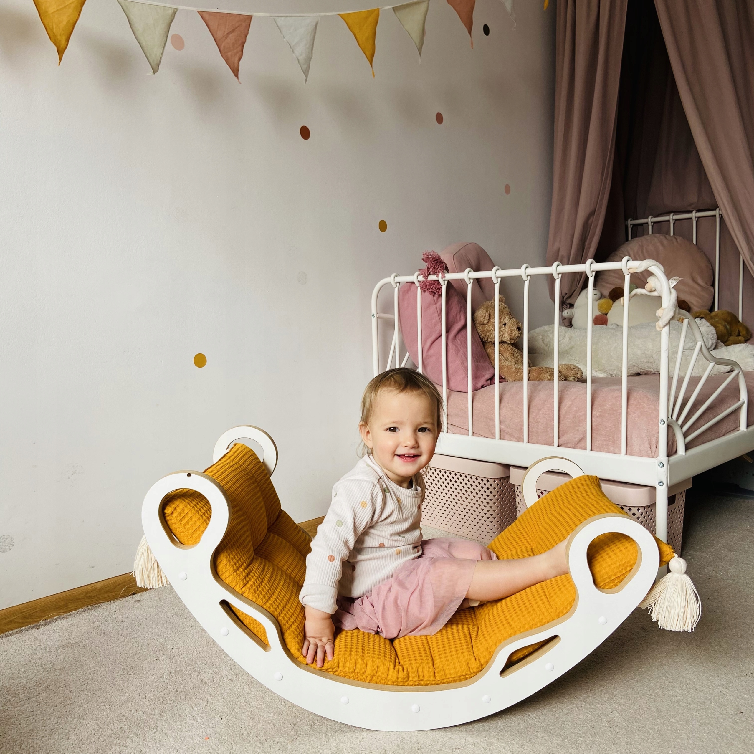 Poduszka do bujaka montessori RÓŻNE KOLORY rozm. M Szerokość produktu 90 cm