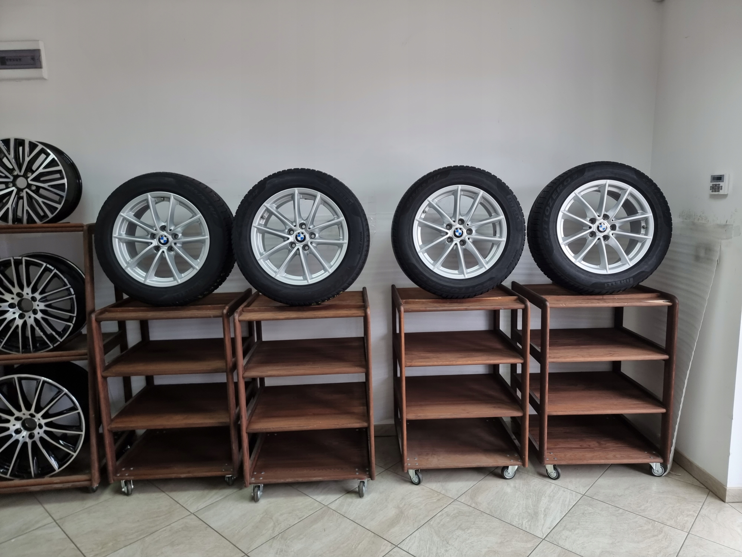 Koła BMW G30 G31 17 CALI ZIMOWE Pirelli RFT 2019 Producent felg BMW OE