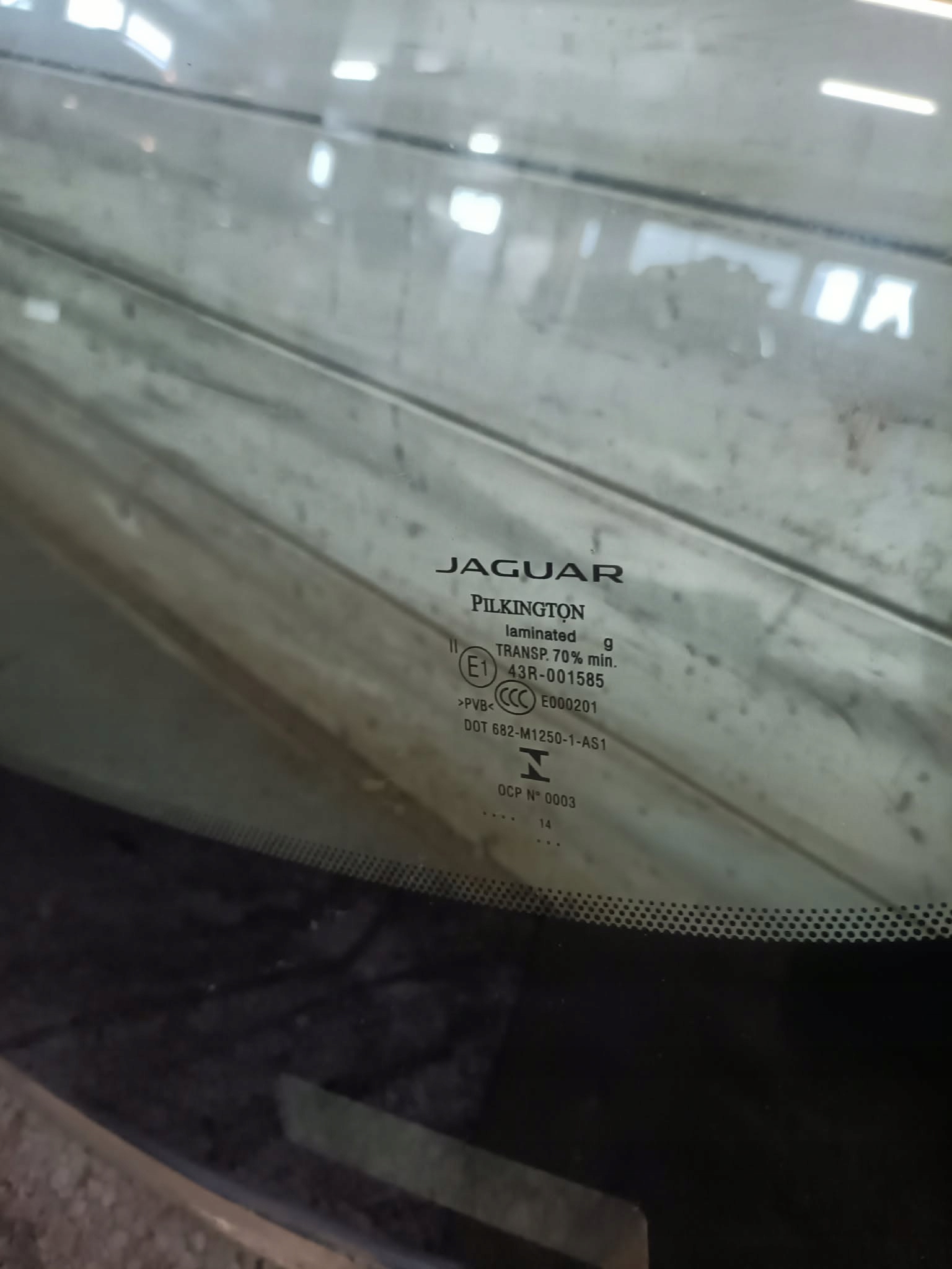 window iron Jaguar XF 2014 front Z with the sensor original