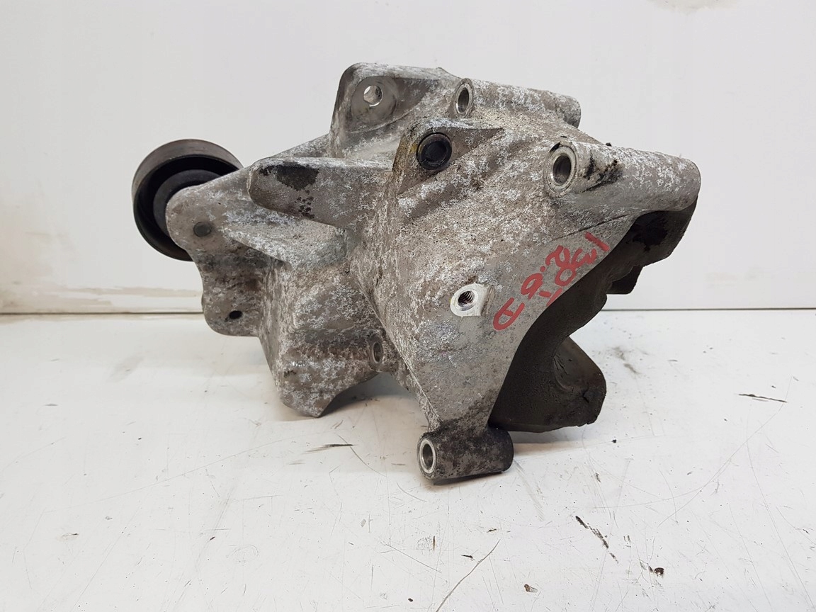 KIA CEED I30 2,0CRDI 140KM engine mount holder