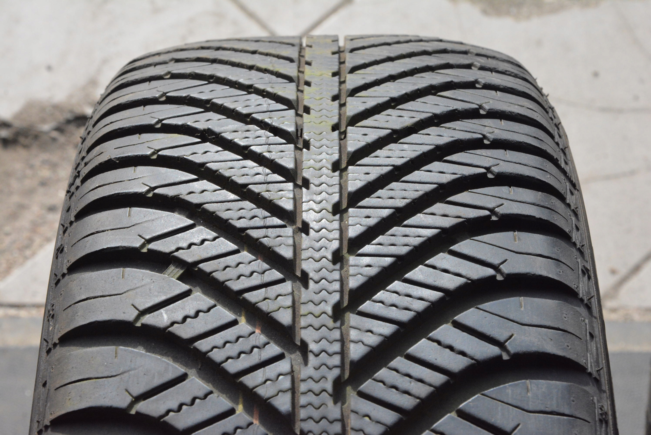 PNEUMATIKA GOODYEAR 205/55R16 použitá.. 1ks