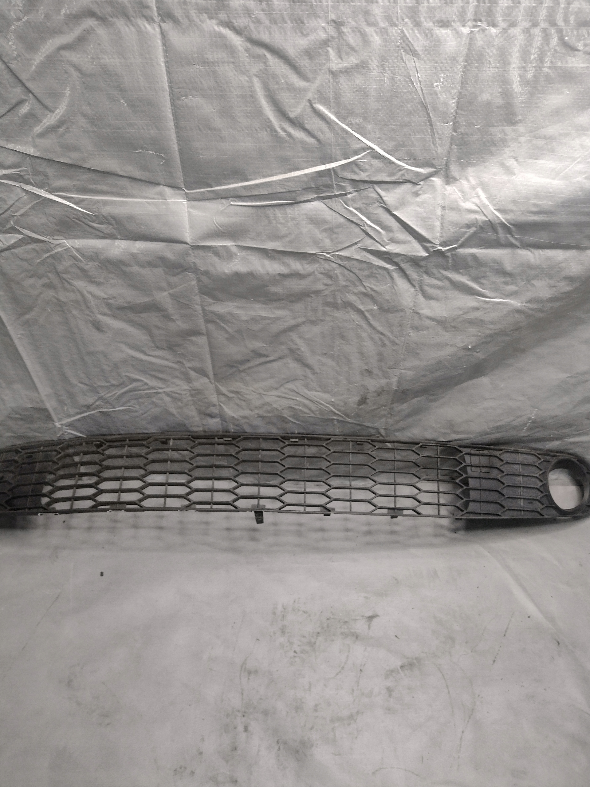 grid grille W bumper 8200700247 RENAULT THALIA II 10r.