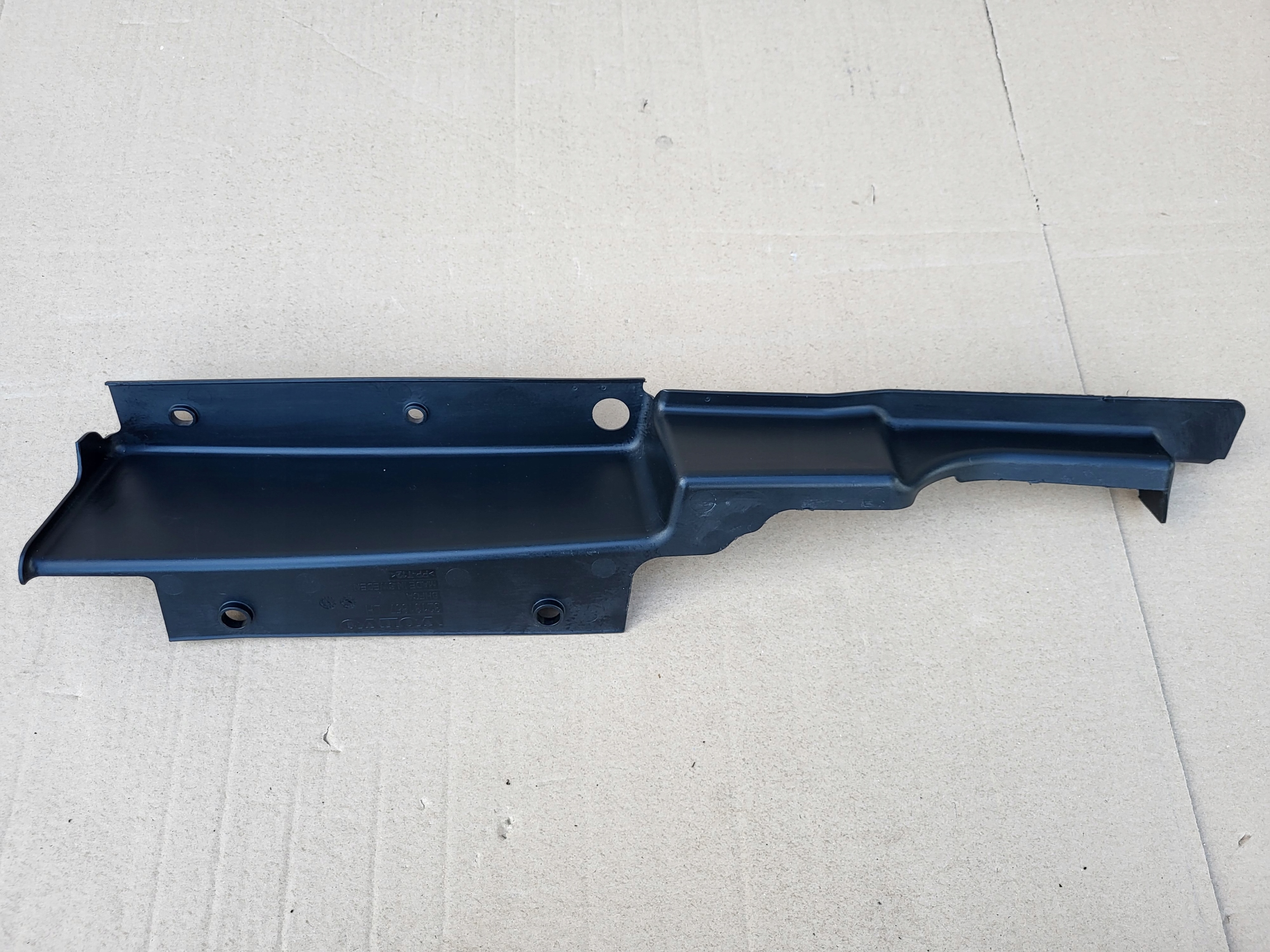 32131857 - VOLVO XC40 БРИЗГОВИКИ ФАРТУХ РЕШІТКА