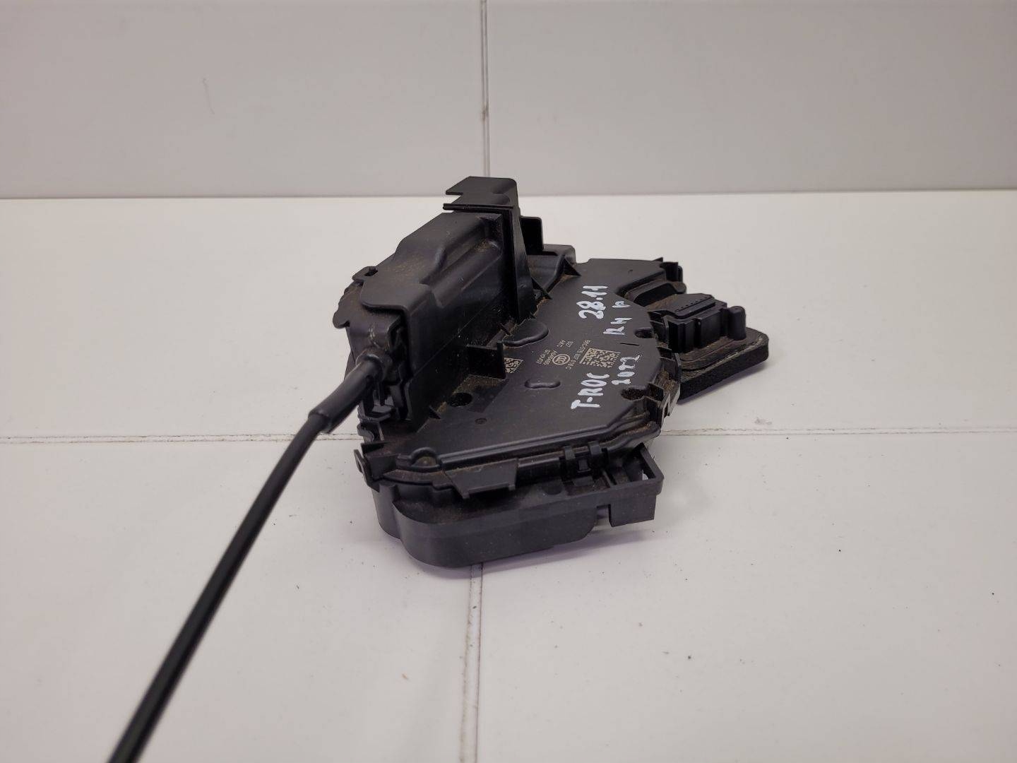 lock door front right side Volkswagen T-Roc 2019 5TB837016C