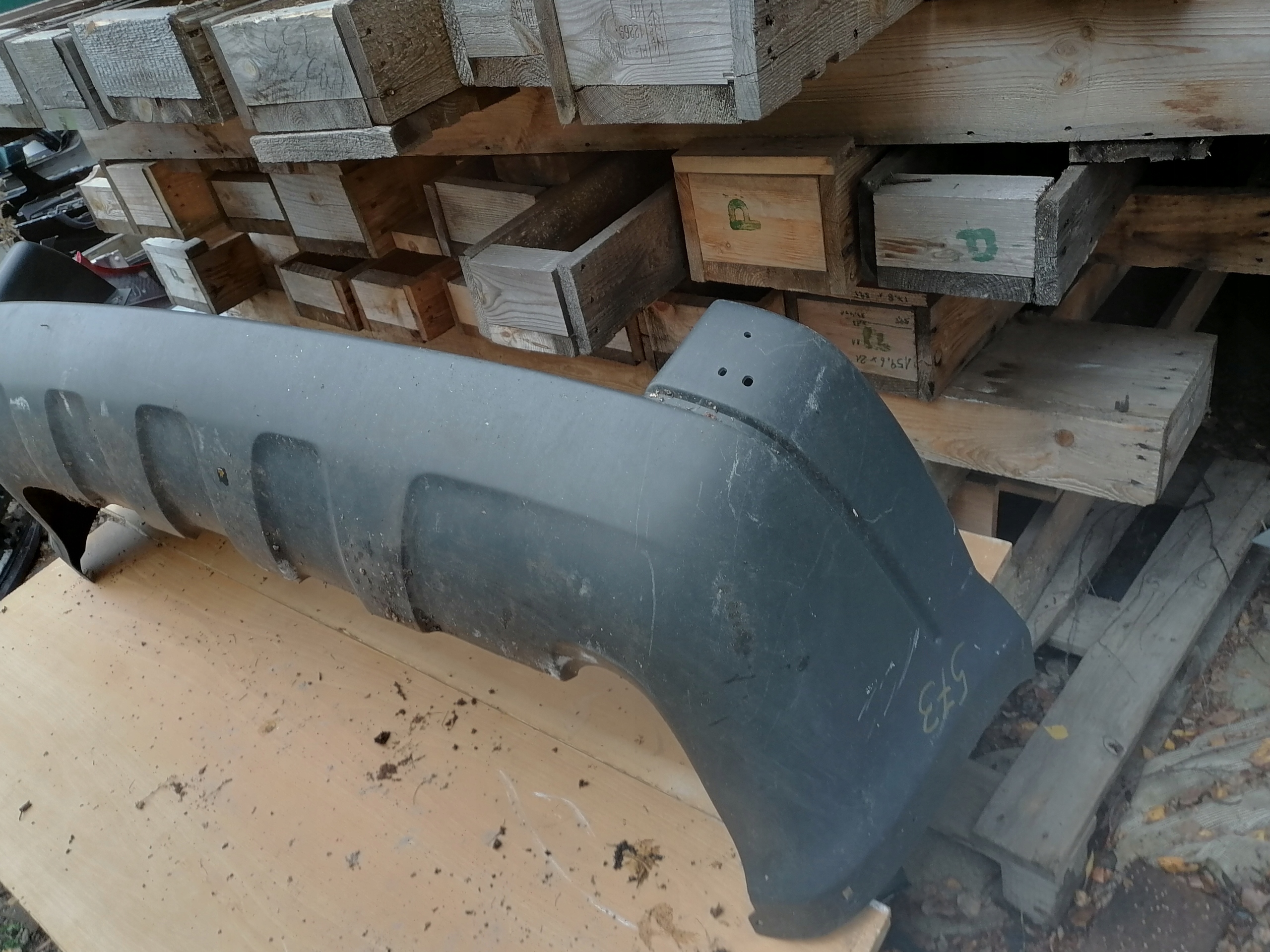 bumper rear part Mazda Ford Escape 00-05 E116-50221