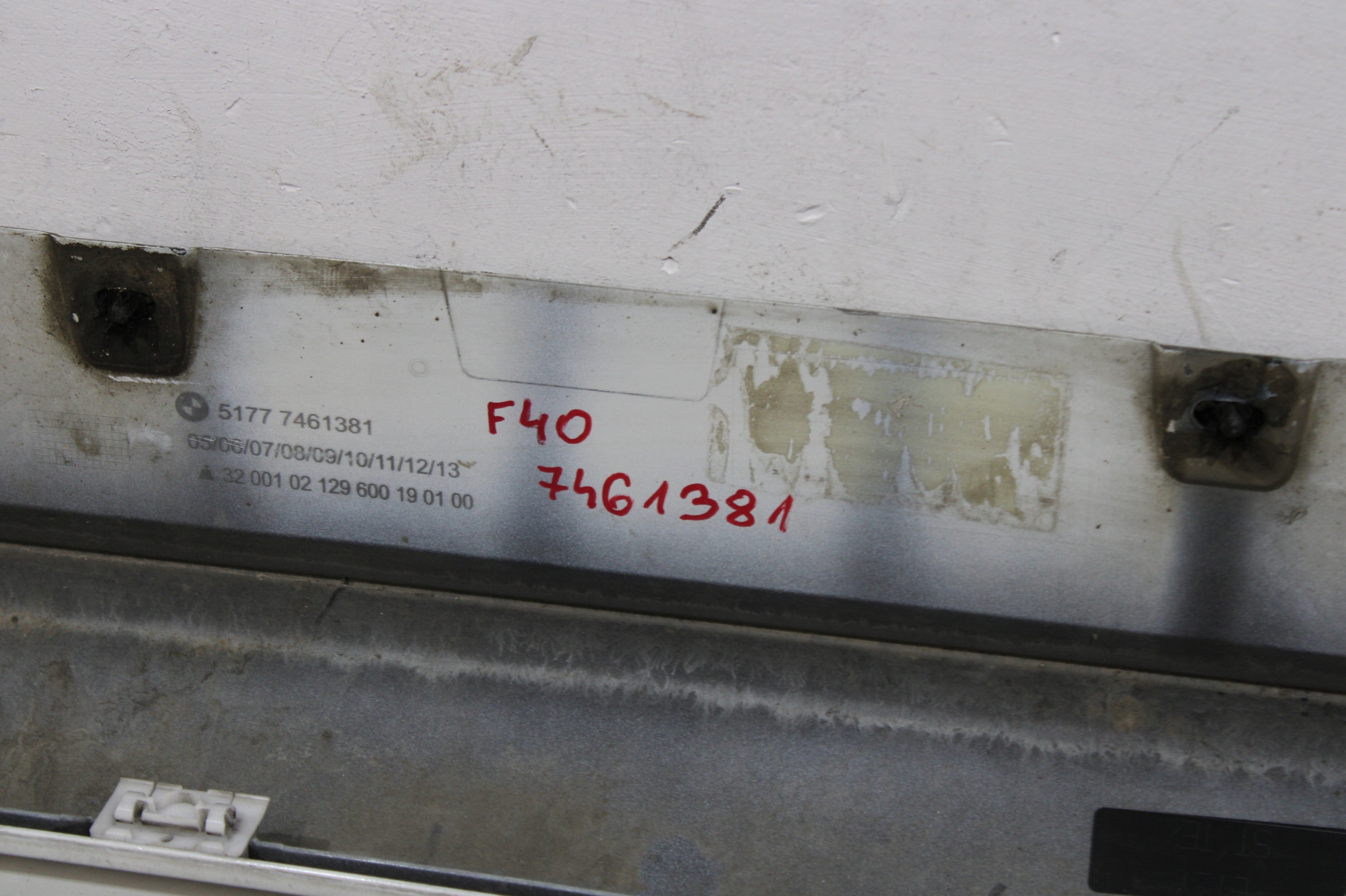 cap threshold left threshold left BMW 1 F40 7461381