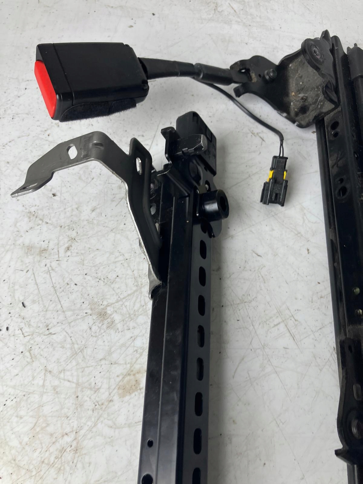 PROWADNICE SZYNY seat PEUGEOT 508 and left front electrical