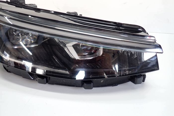 VW PASSAT B9 IQ.LIGHT FULL LED reflektor right light right 3J1941036