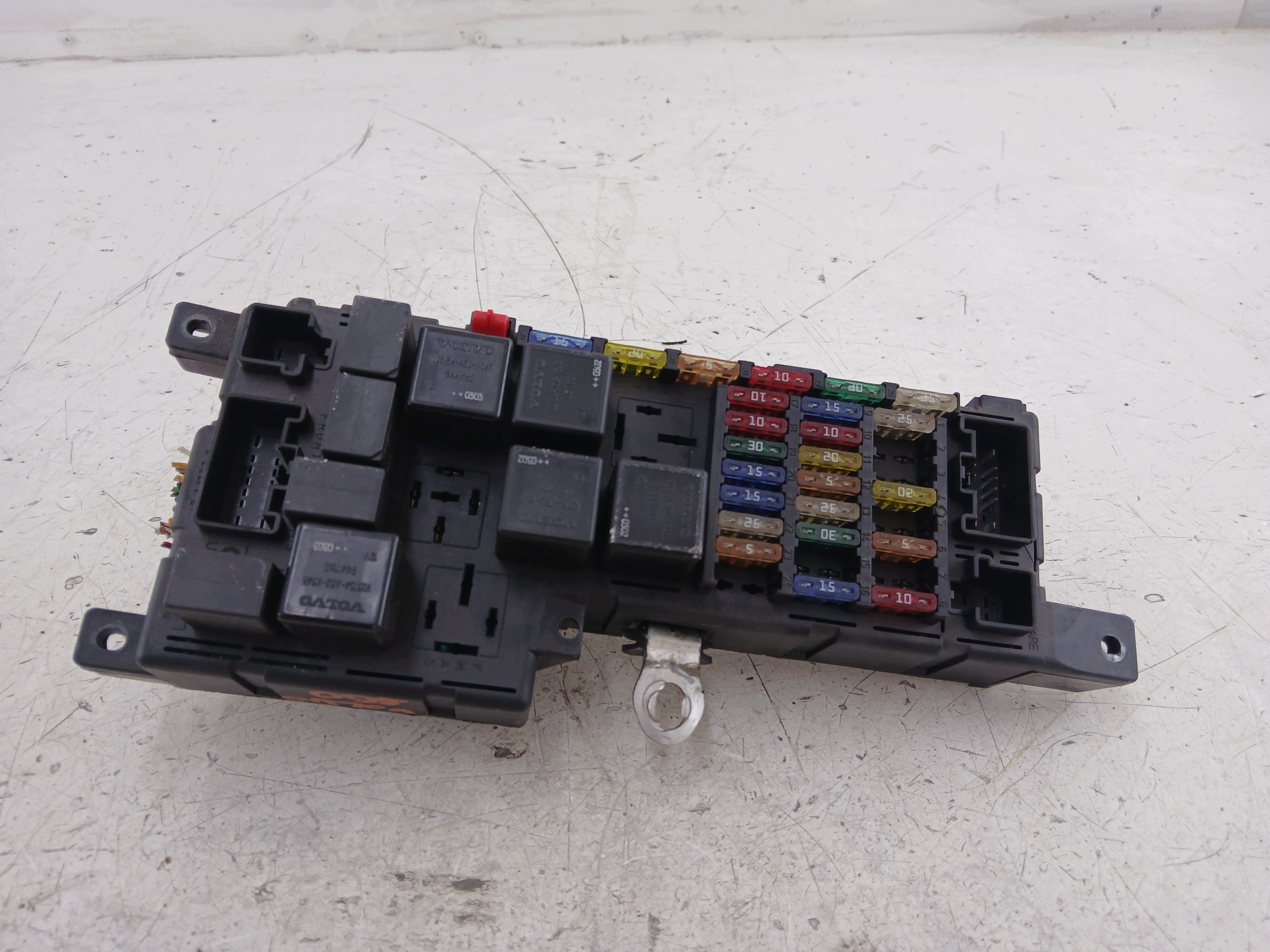 VOLVO S80 et S60 V70 II 2.4 D Module fusibles
