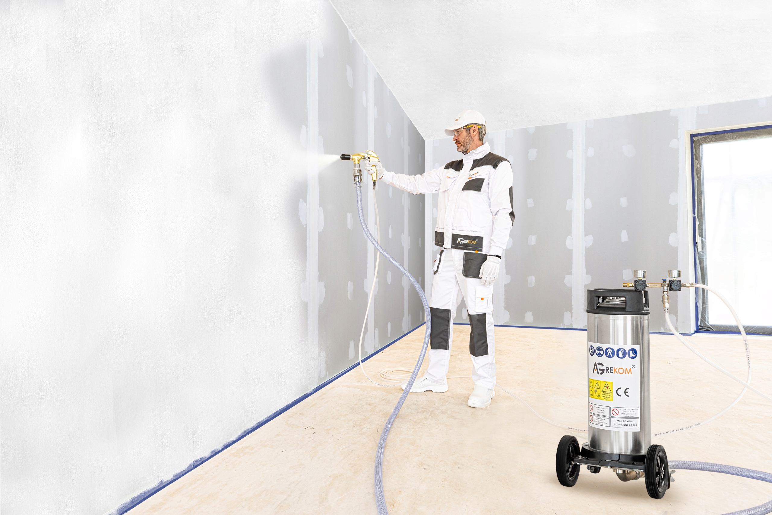 AGREGAT Z KOMPRESOREM DO MALOWANIA TYNKOWANIA OPRYSKÓW kompresor olejowy EAN (GTIN) 5906857261456