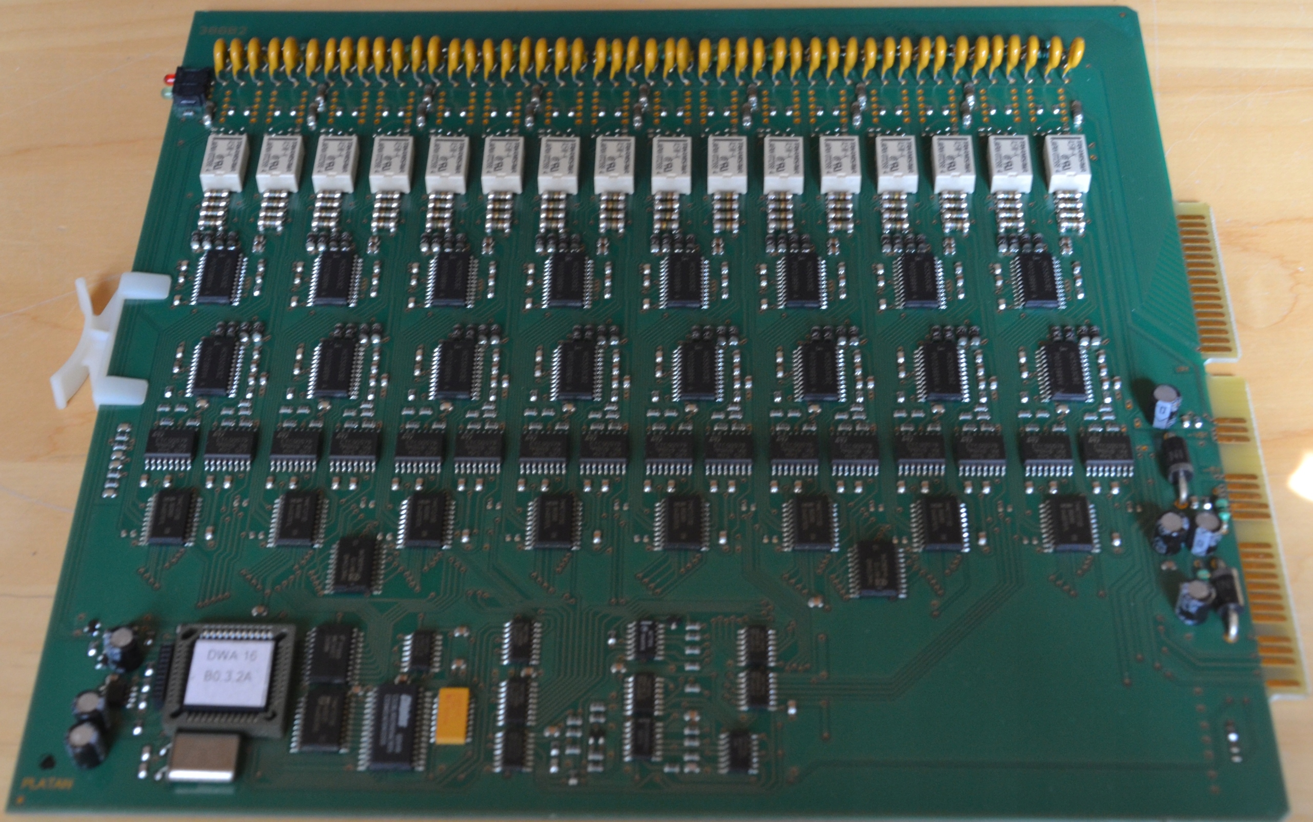 Platan Delta karta DWA16