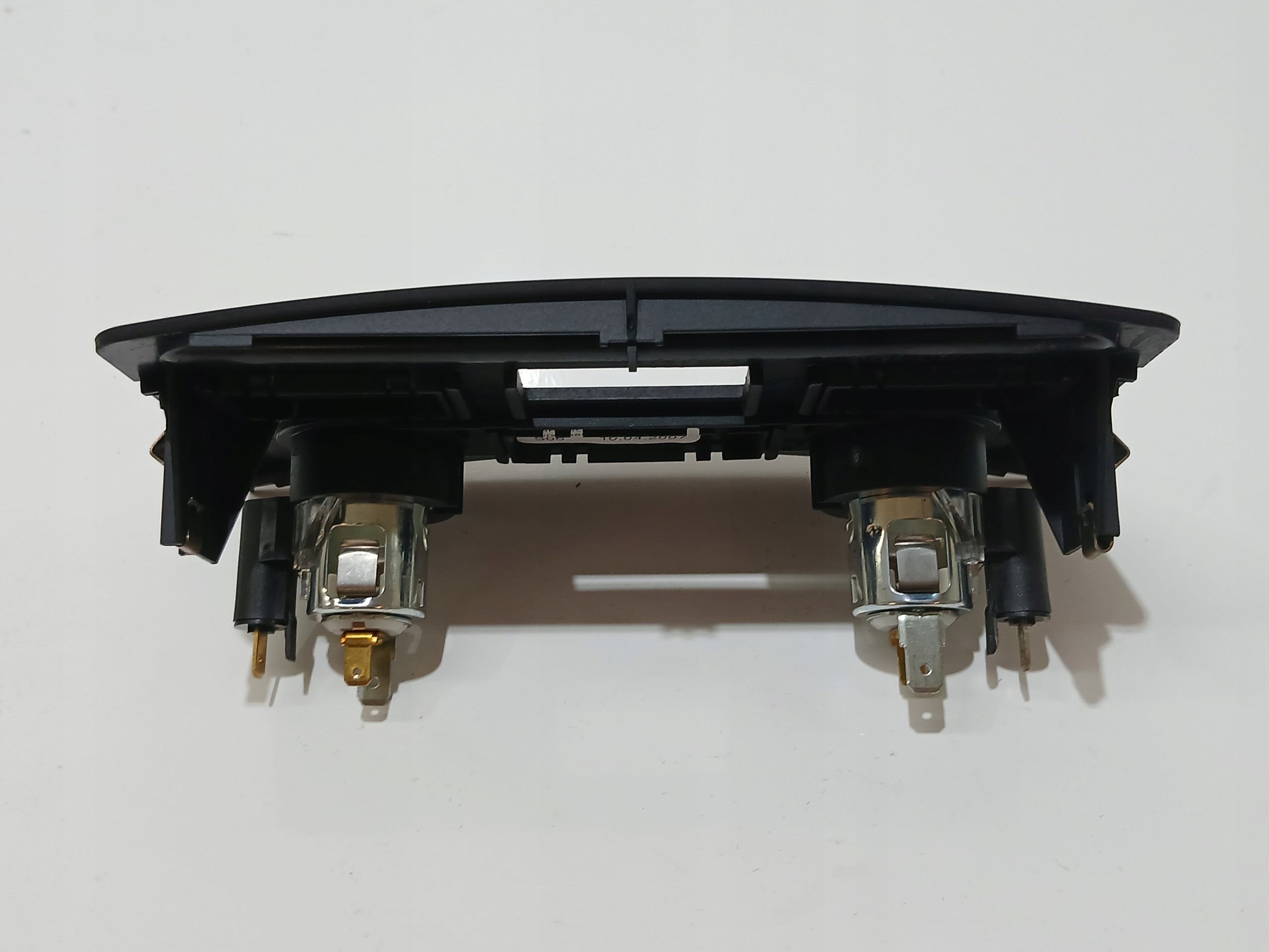 PANEL GNIAZDA ZAPALNICZKI BMW E60 E61 7034100