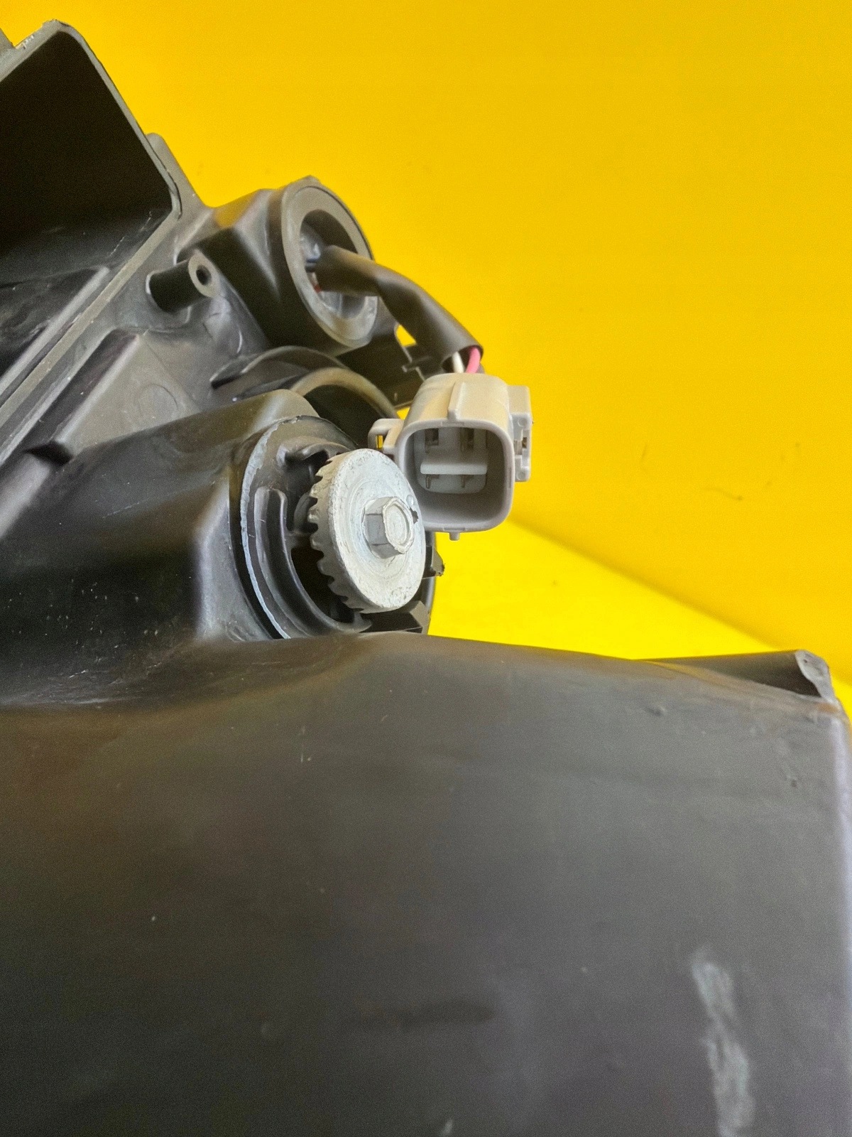 light right front Toyota Avensis T25 2006- h7 normal