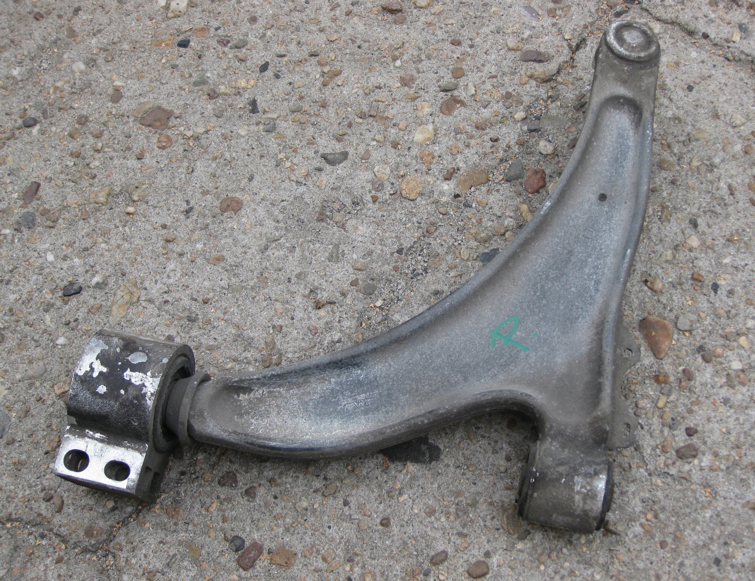 OPEL INSIGNIA A 1.6 TURBO 09R arm front left PRZWY front 0131221