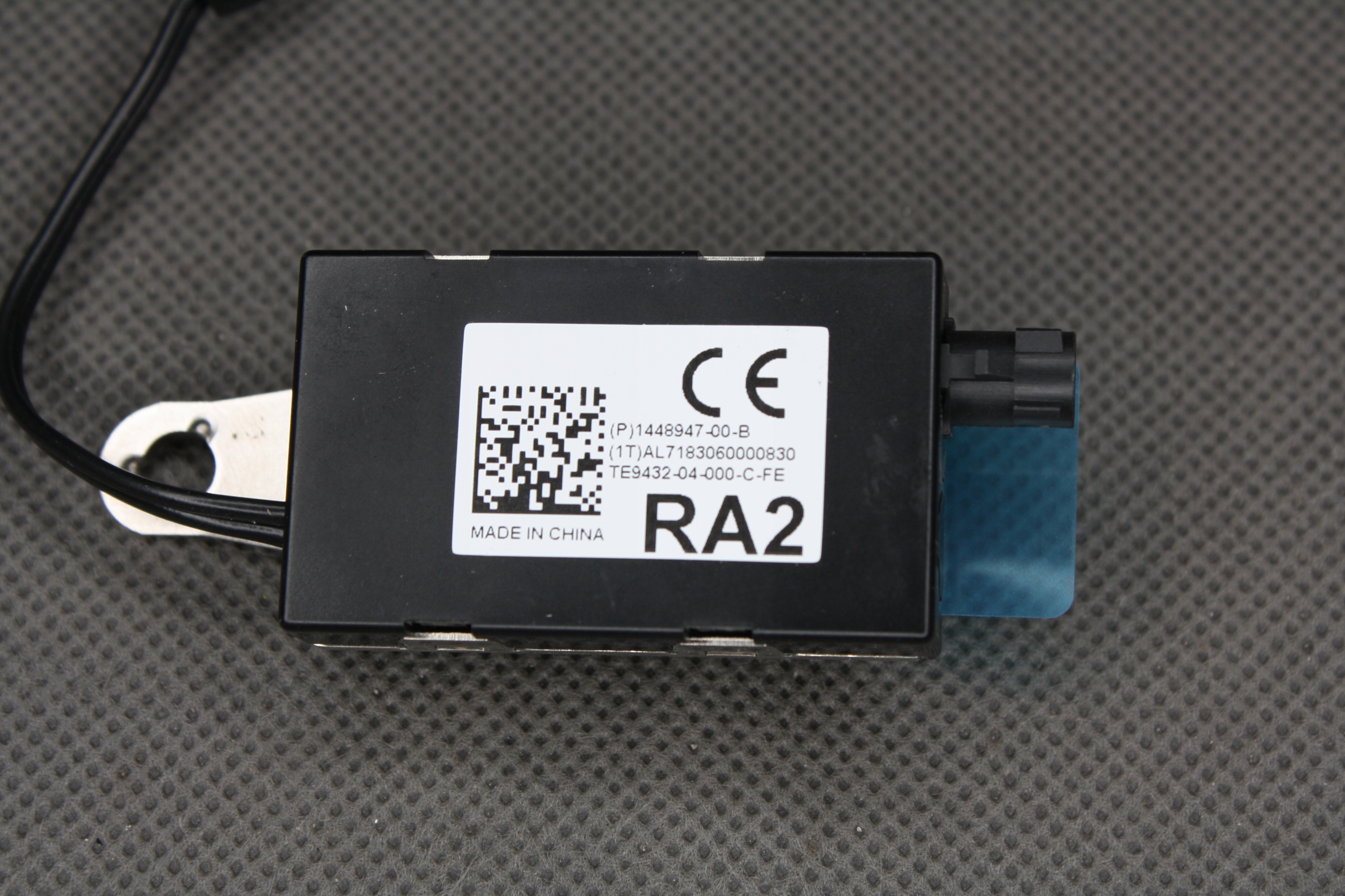 TESLA MODEL S ANTENA AMPLIFIER 1448947 00 B Part number 1448947 00 B