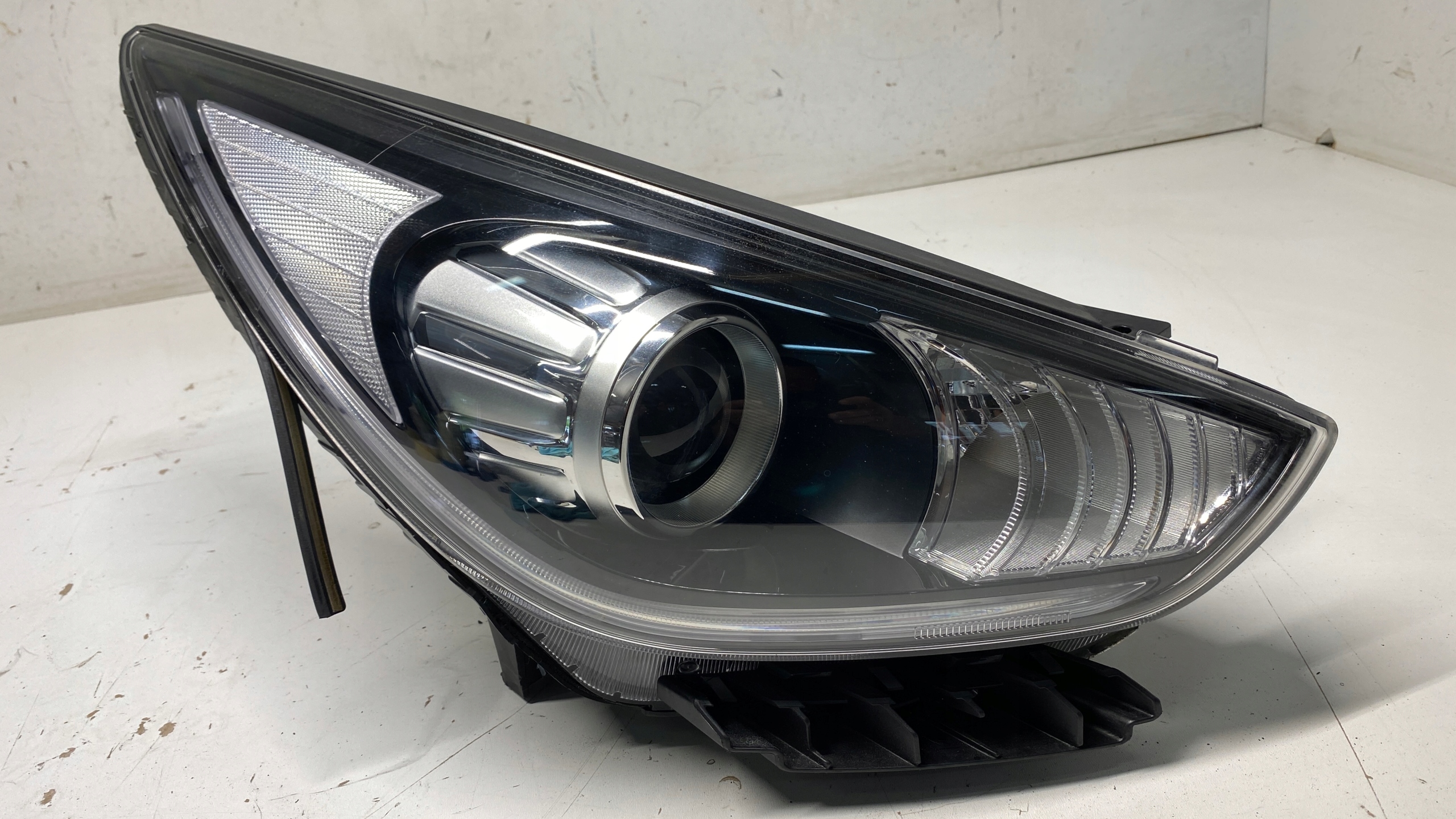 KIA NIRO and light right right front front XENON EUROPA IDEALNA 16