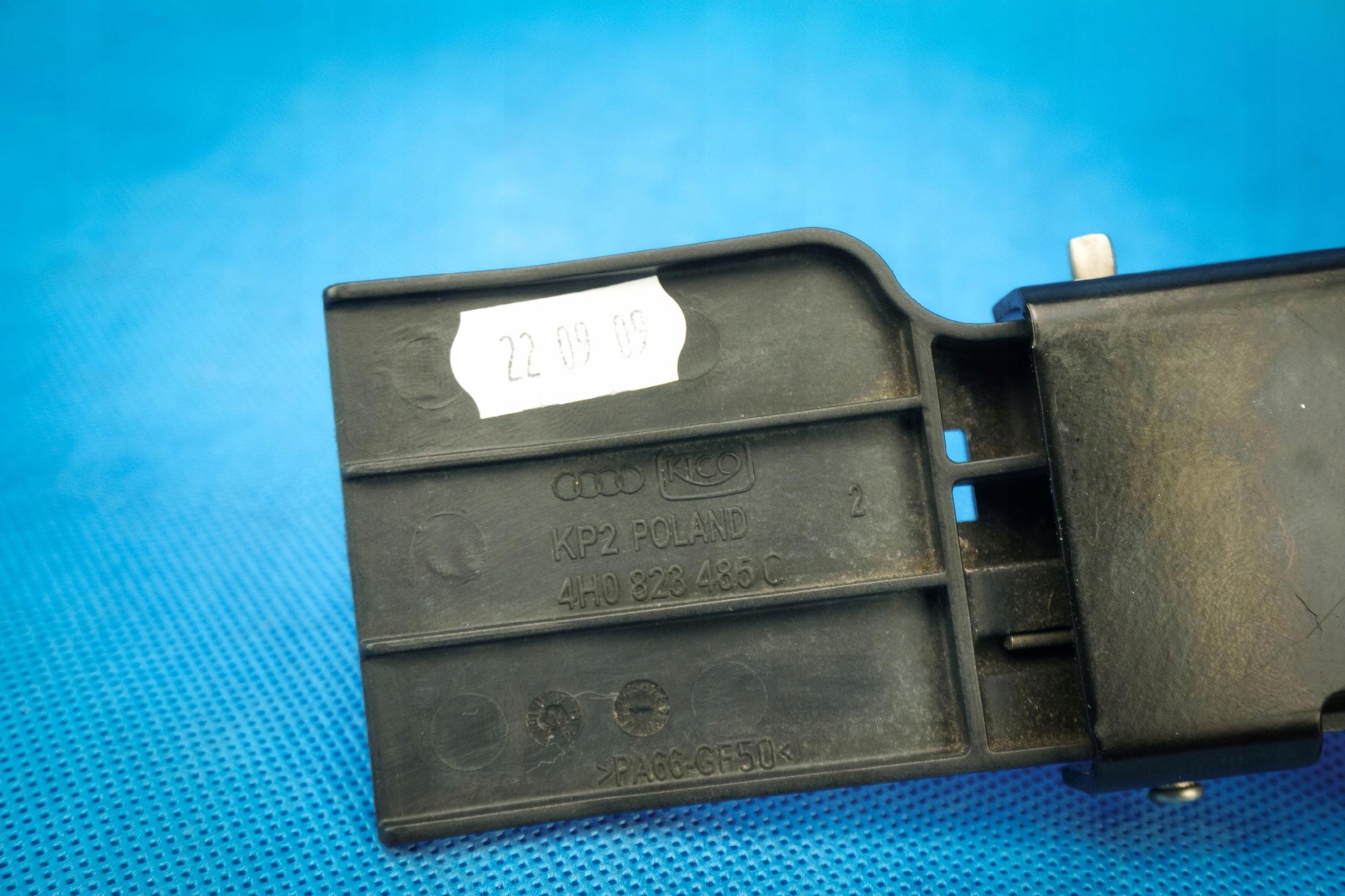Rygiel bonnet latch lock Audi A8 S8 4H 4H0823485C