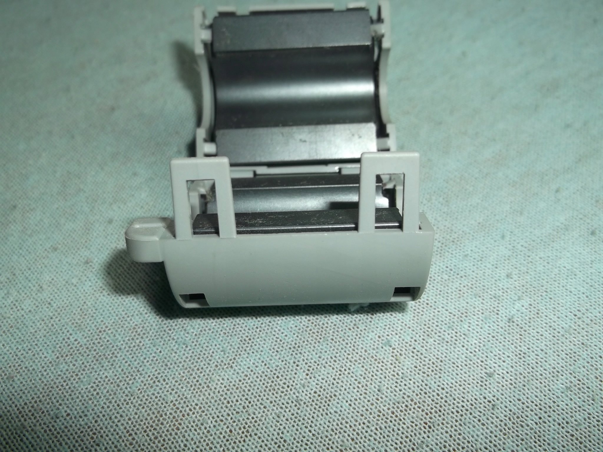 FILTR RDZEŃ FERRYTOWY NA KABEL ~~~12 mm - zamykany Producent Inna