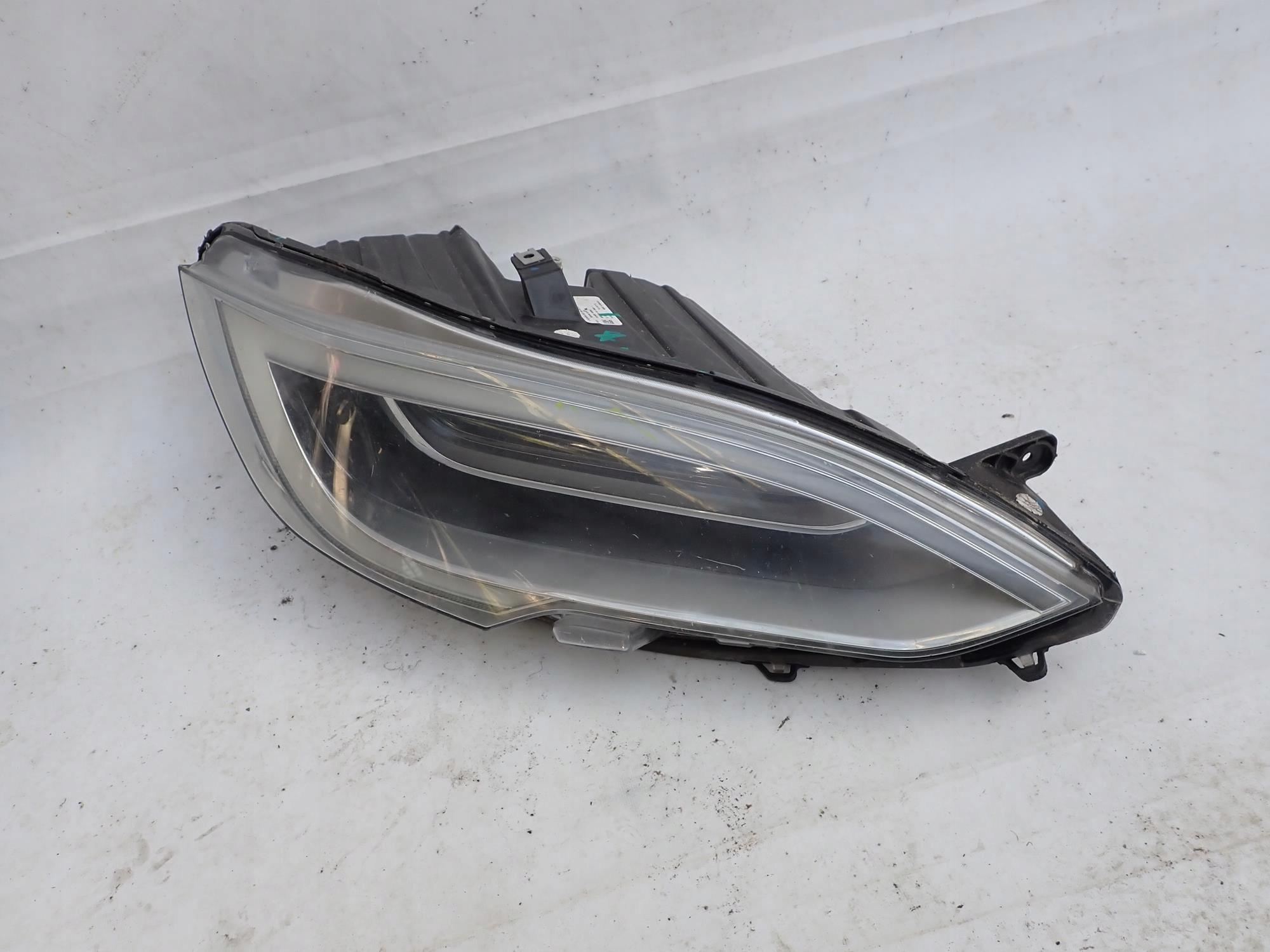 TESLA MODEL S LIFT 16-> light front front right