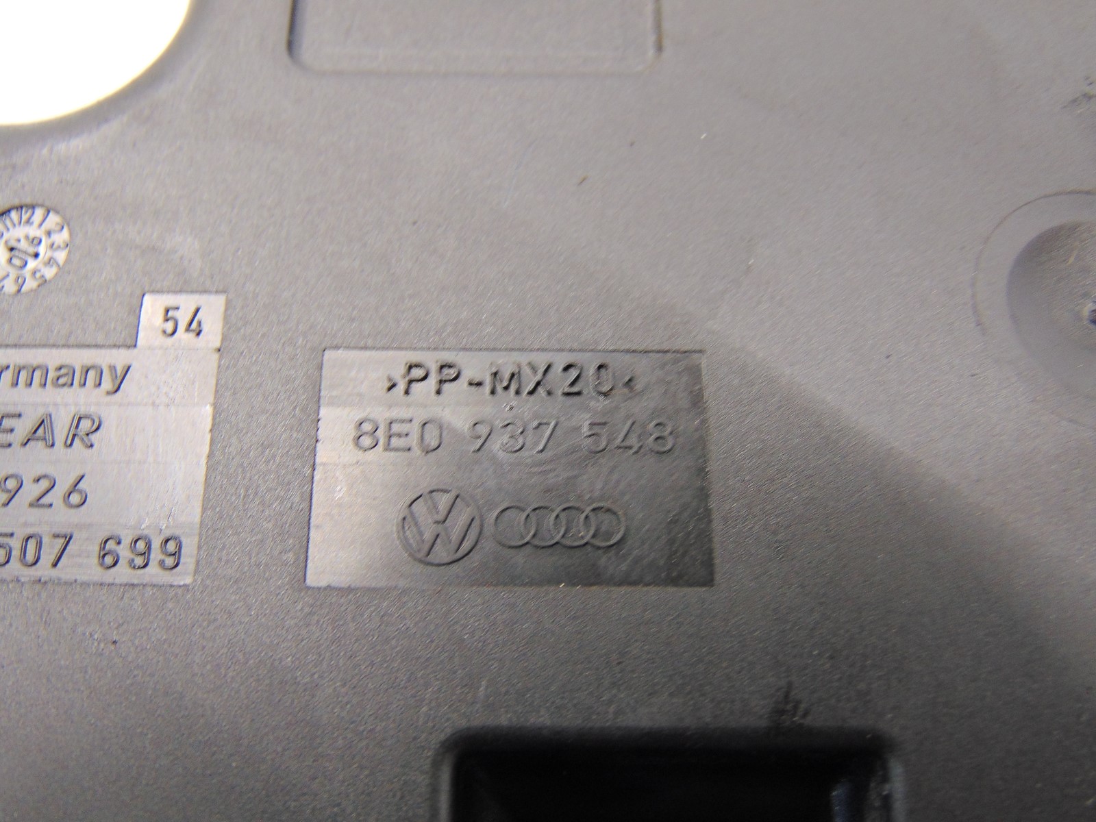 Scatola per batteria AUDI RS4 B7 06-08 8E0937548