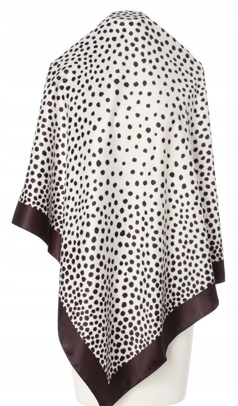 Apaszka w cętki groszki Chusta 90x90 czarno biała Model art