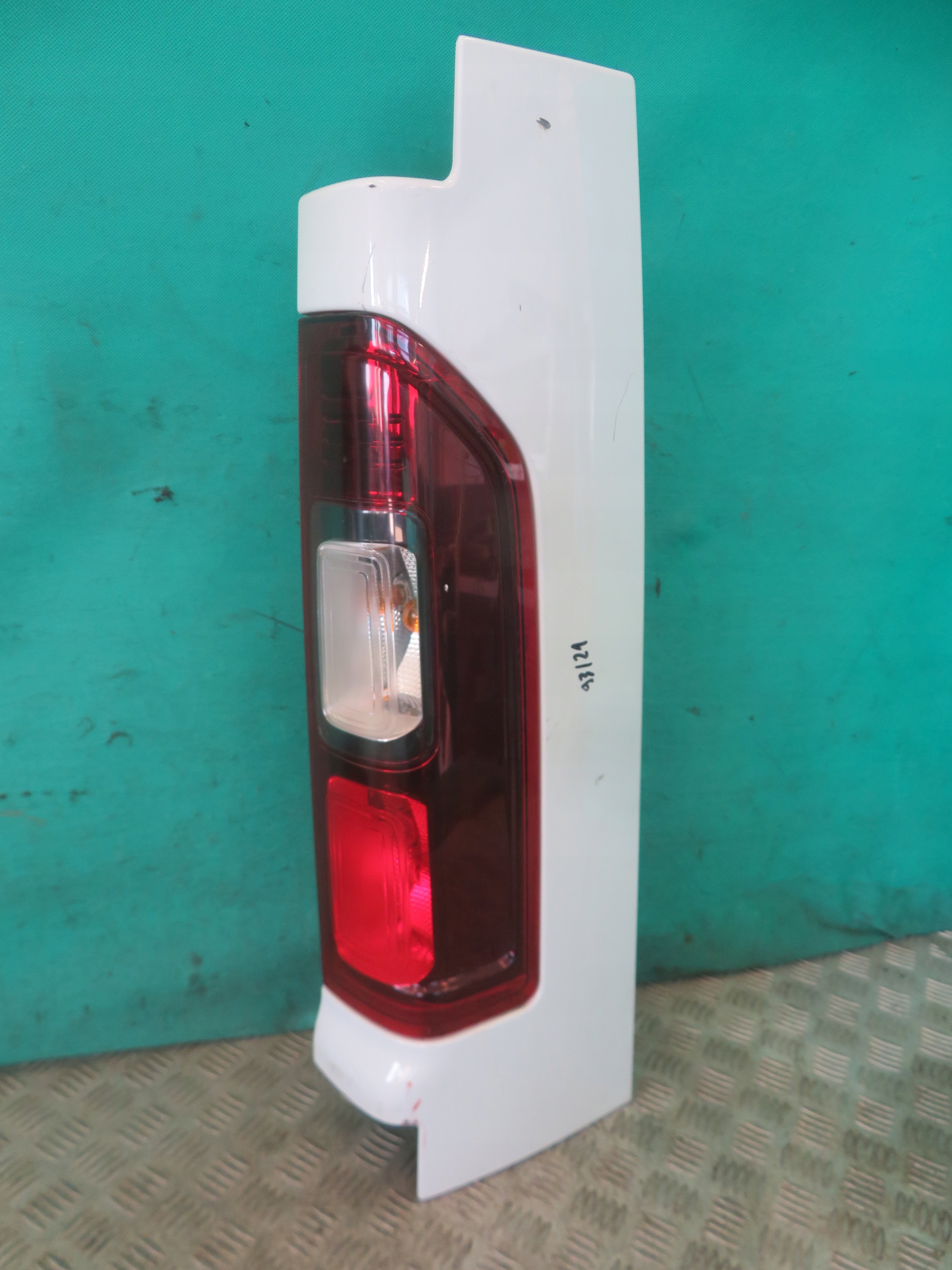 light right rear part OPEL VIVARO RENAULT TRAFIC 17R 265A13908R
