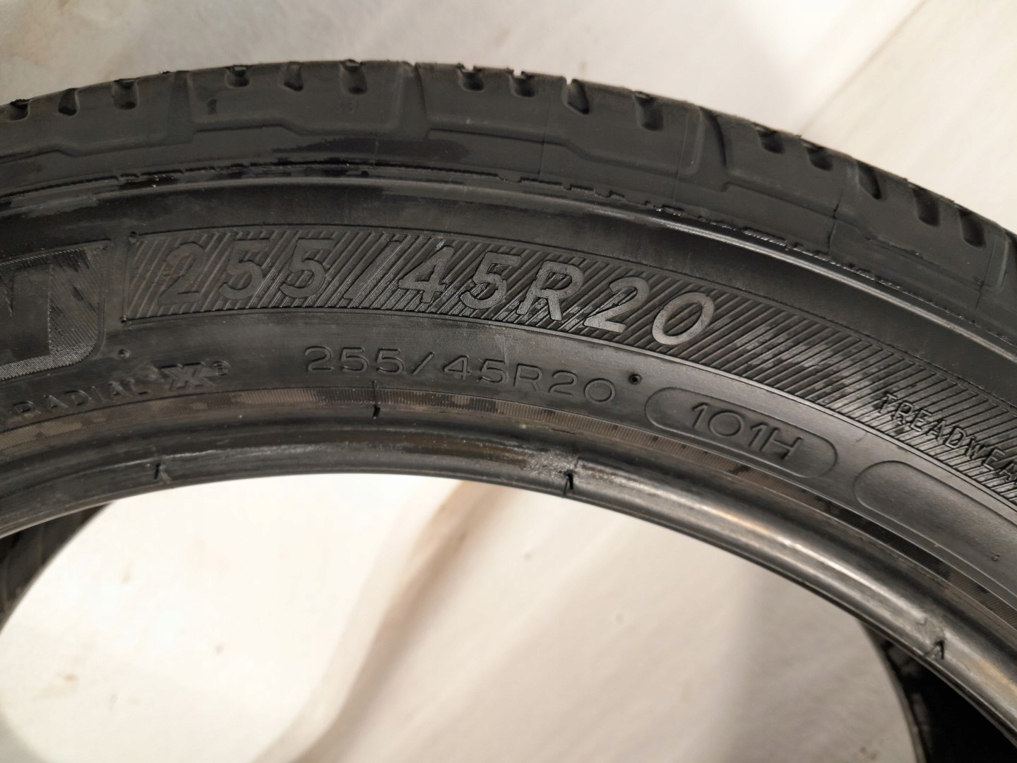 gomma letnia Michelin PREMIER LTX 255/45 R20