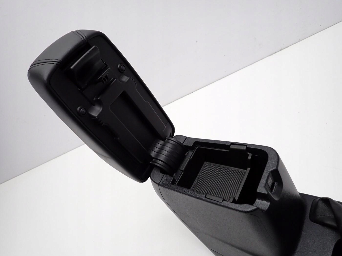 тунель подлокотник европа оригинал H1BB-A045M62-C FORD PUMA II MK2 22R