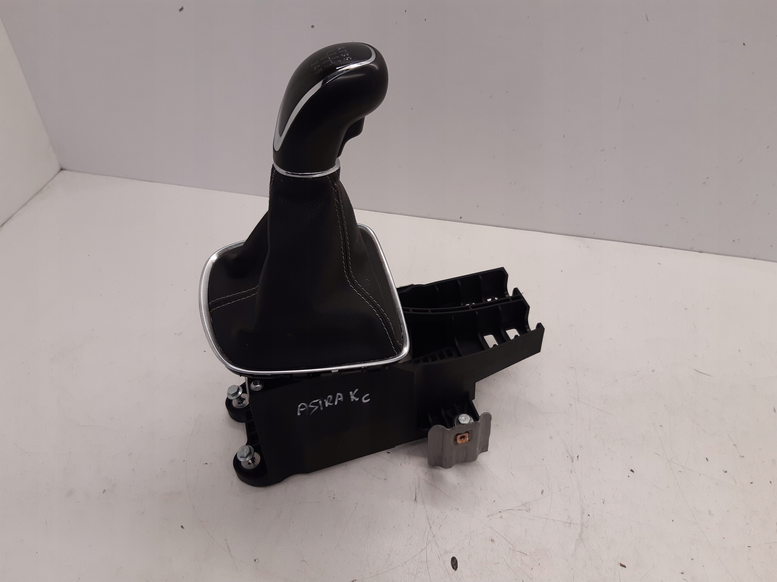 trim knob sleeve 55491492 Opel Astra K