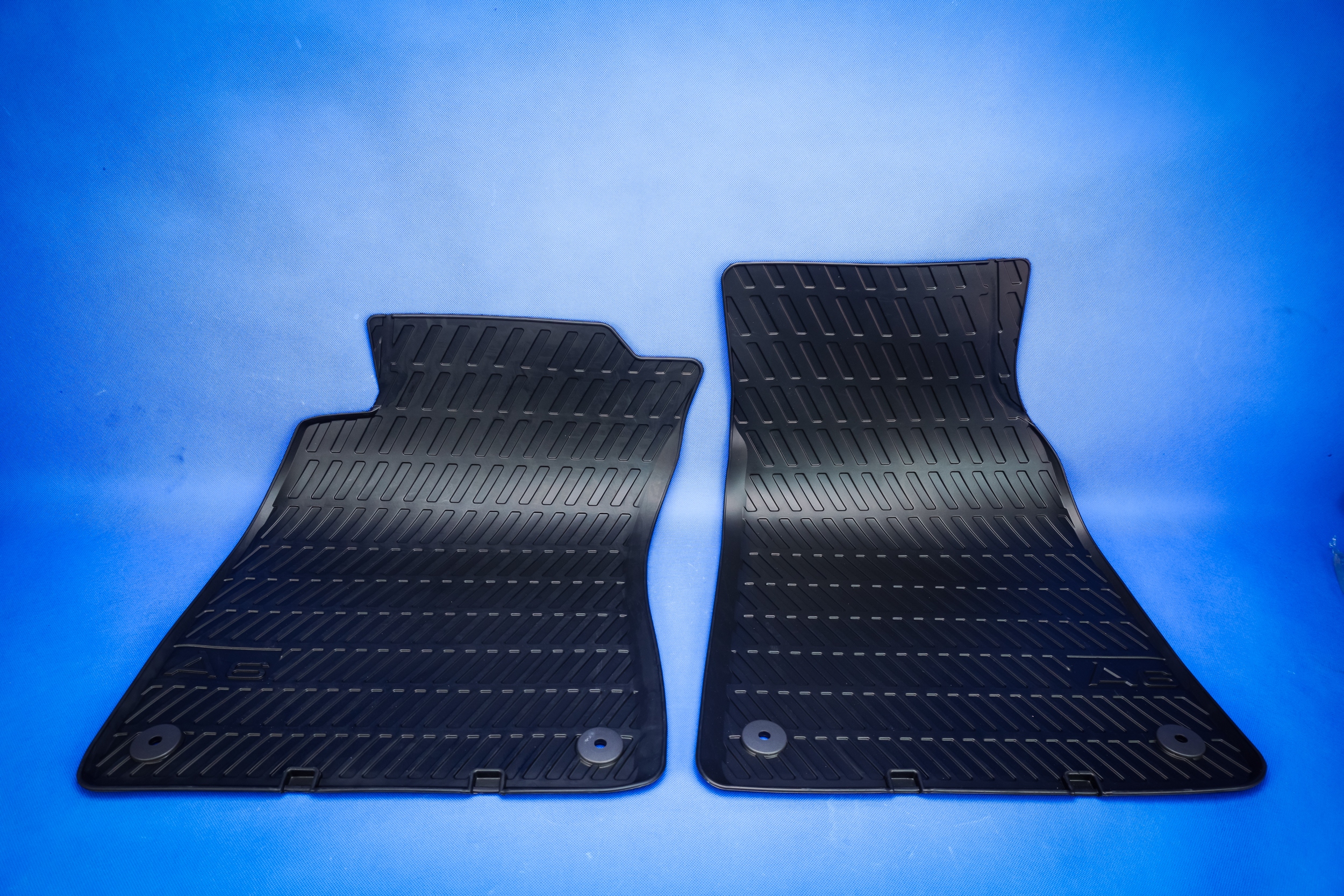 Dywaniki zimowe przednie Audi A6 C6 4F ORYGINAŁ Producent Audi OE