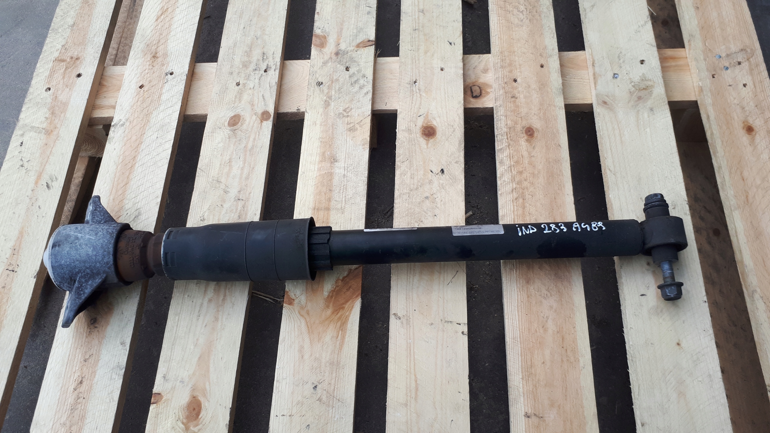 A4 B9 8W shock absorber left right rear part 8W0513028BF