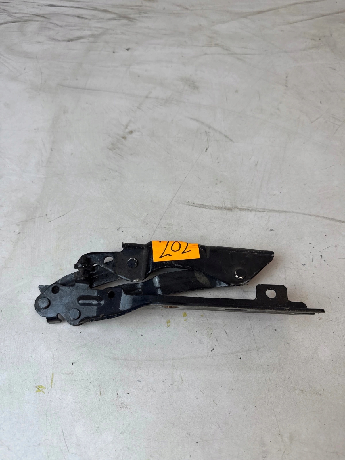 hinge bonnets front front right Volkswagen Golf V