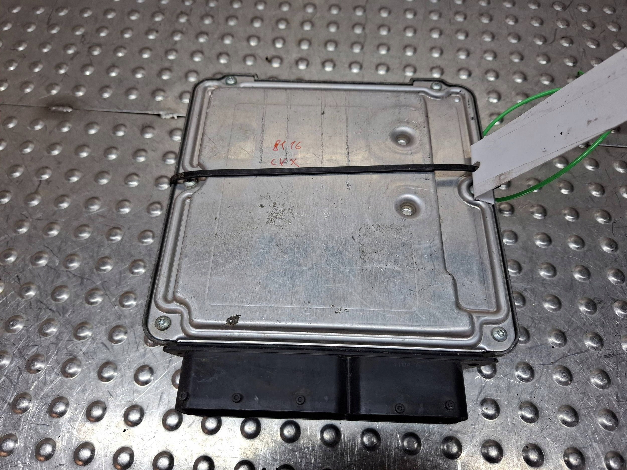 computer control unit of the engine 03G906016J 0281011383 AUDI A3 8P 1.9 TDI