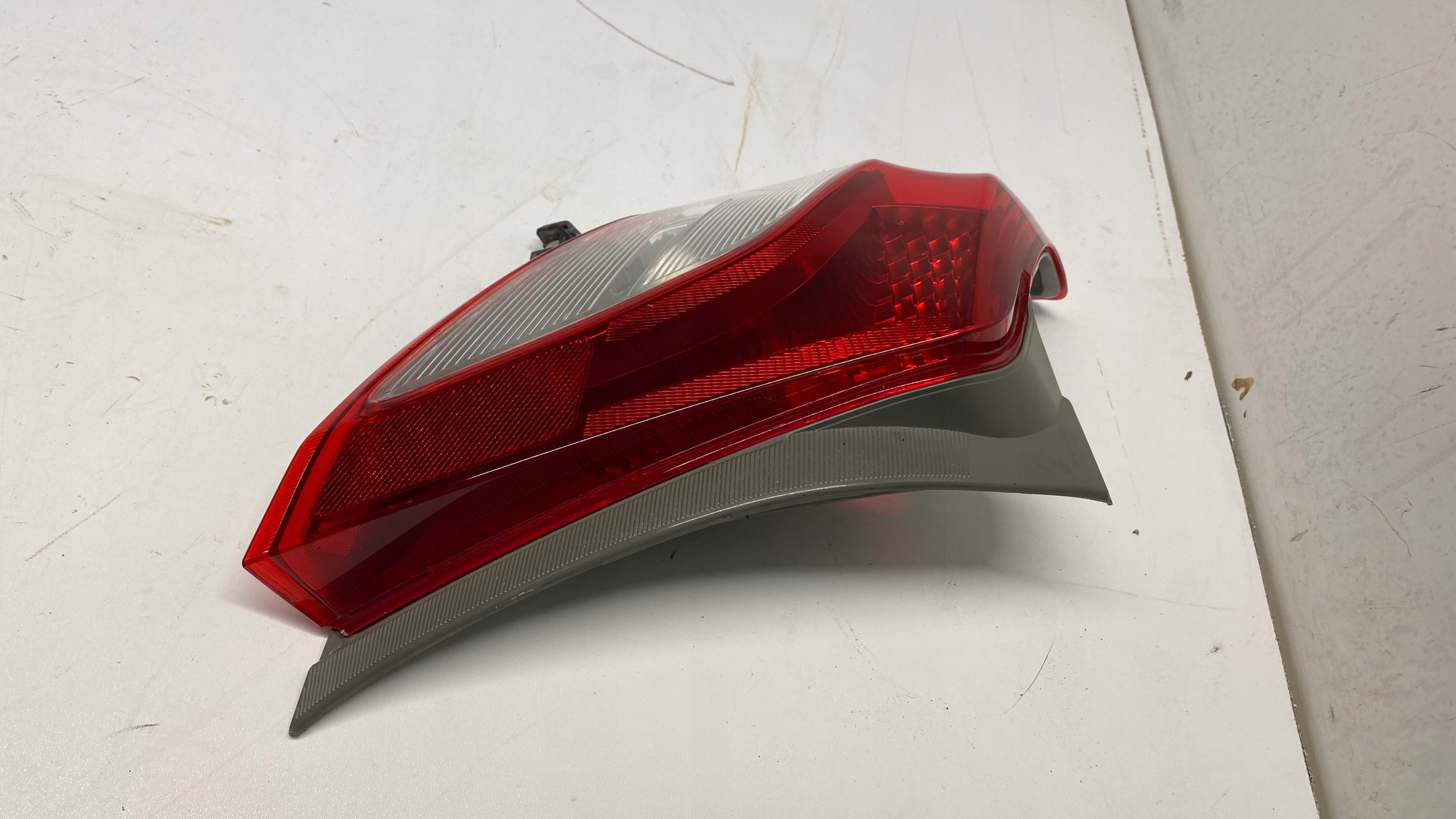 TOYOTA YARIS III light left rear part rear left 11-14