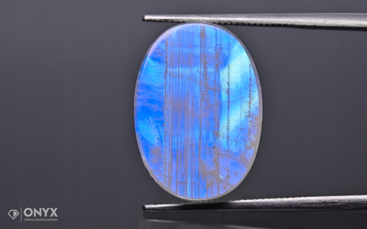 Měsíční kámen mělký ovál 18x13 mm