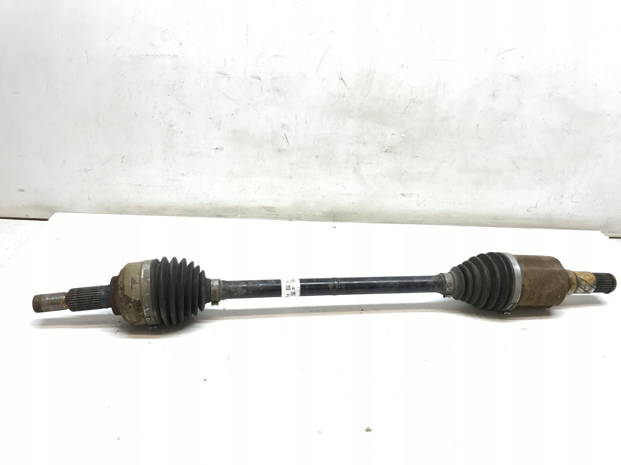 Tesla 1044119-00-D полуось