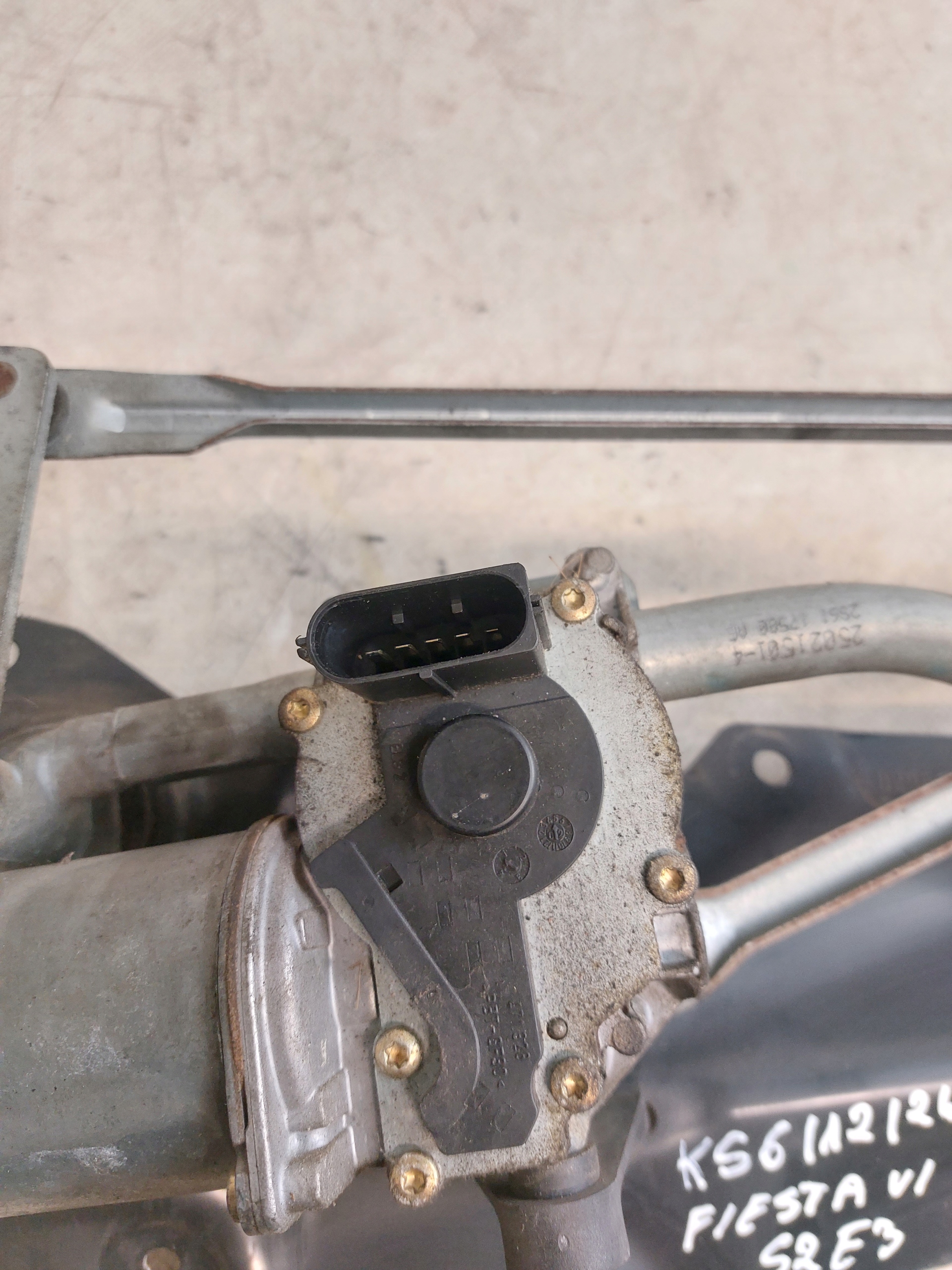 Wischergestänge PRZEDNICH FORD FIESTA MK6