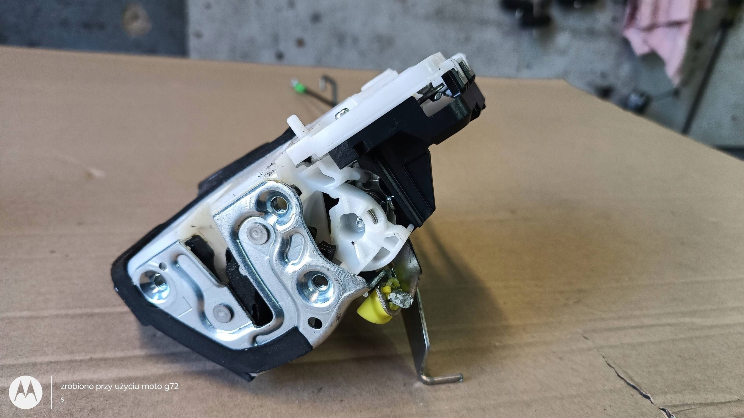 lock door left rear part SUZUKI SWIFT MK8 2019R