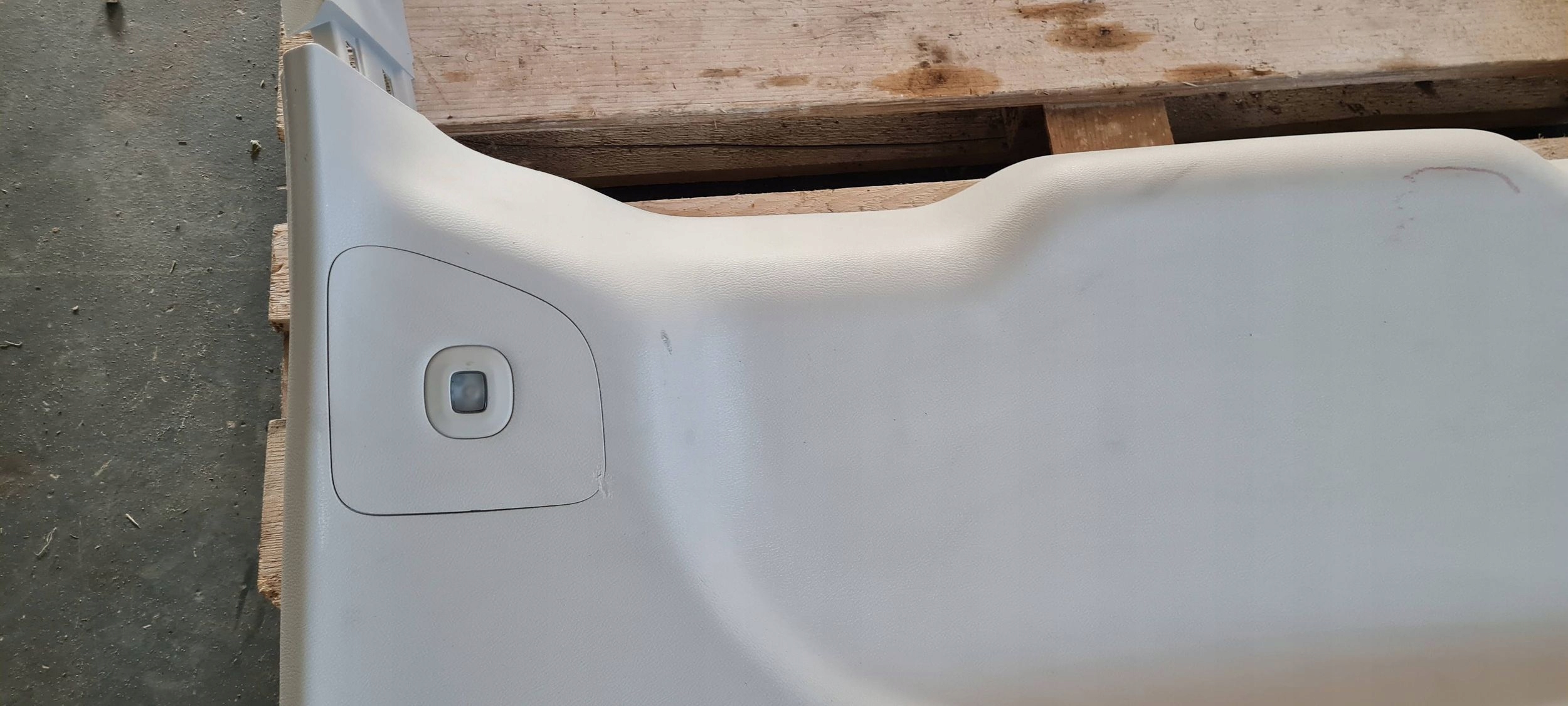 Chrysler Pacifica 2022 cover side bonnet boot rear part 6PP36PD2AA