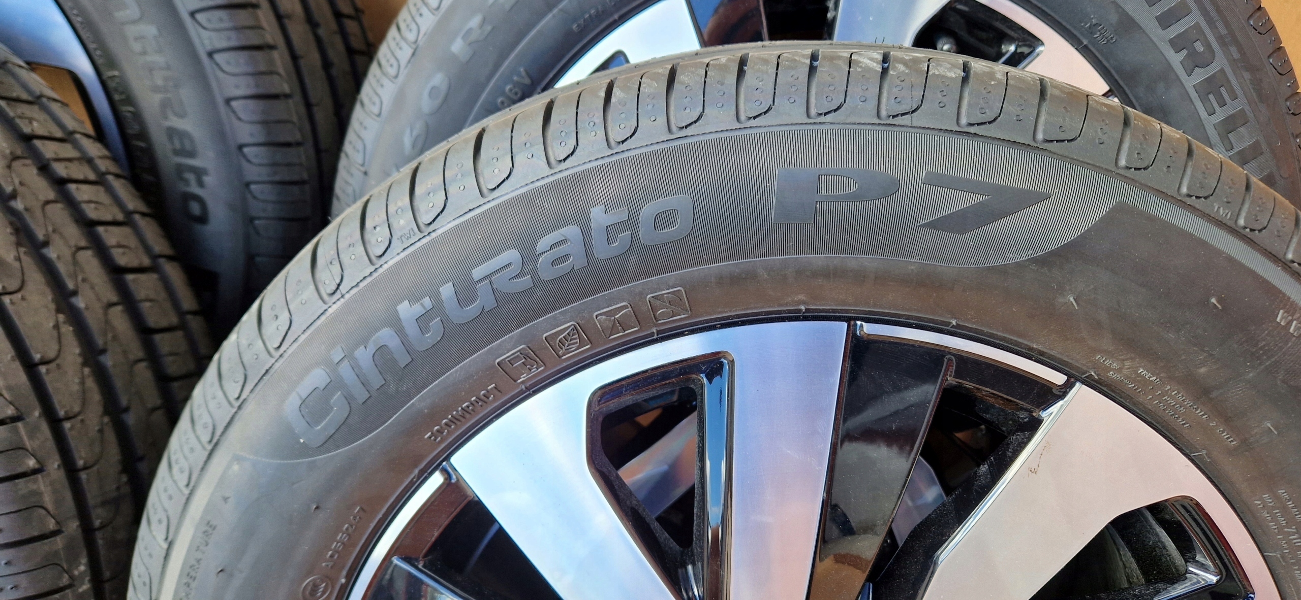 disc tyres TOURAN GOLF 8 VIII 205/60/16 new LATO
