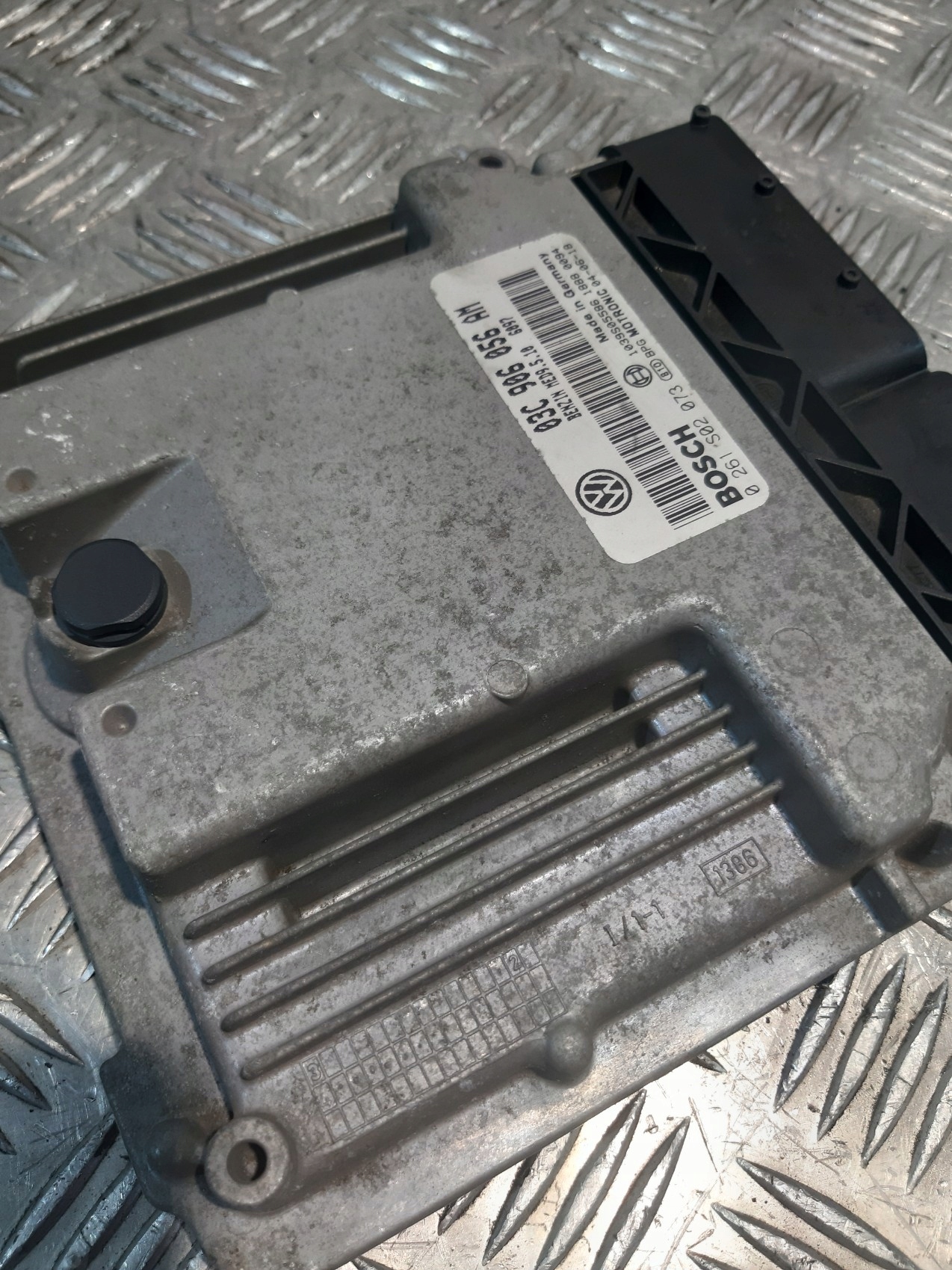 VW Touran e 1 1.6 FSI computer Centralina Motore ECU 03C906056AM