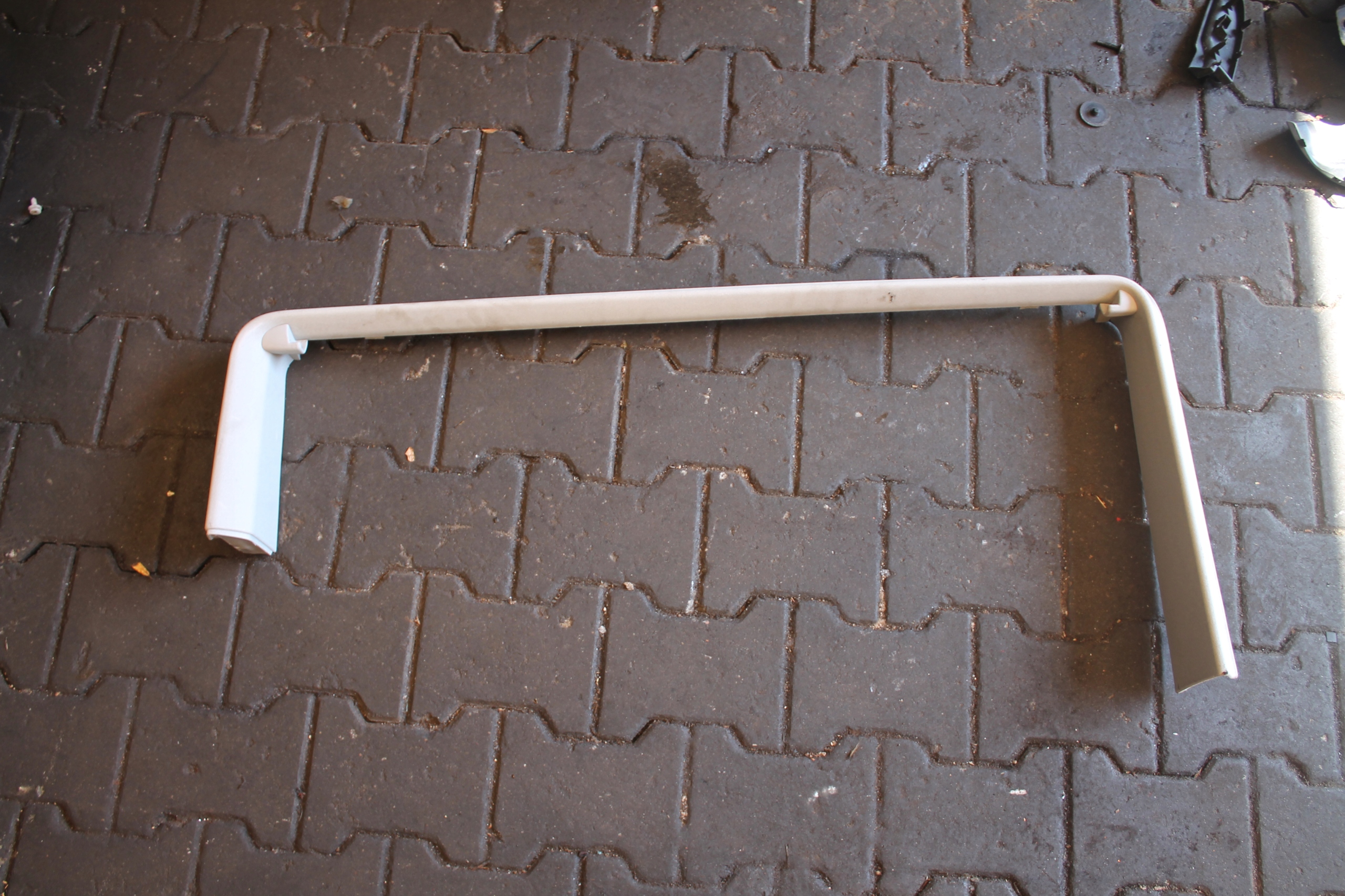 1783. moulding frame door VW T5 7H5867624G