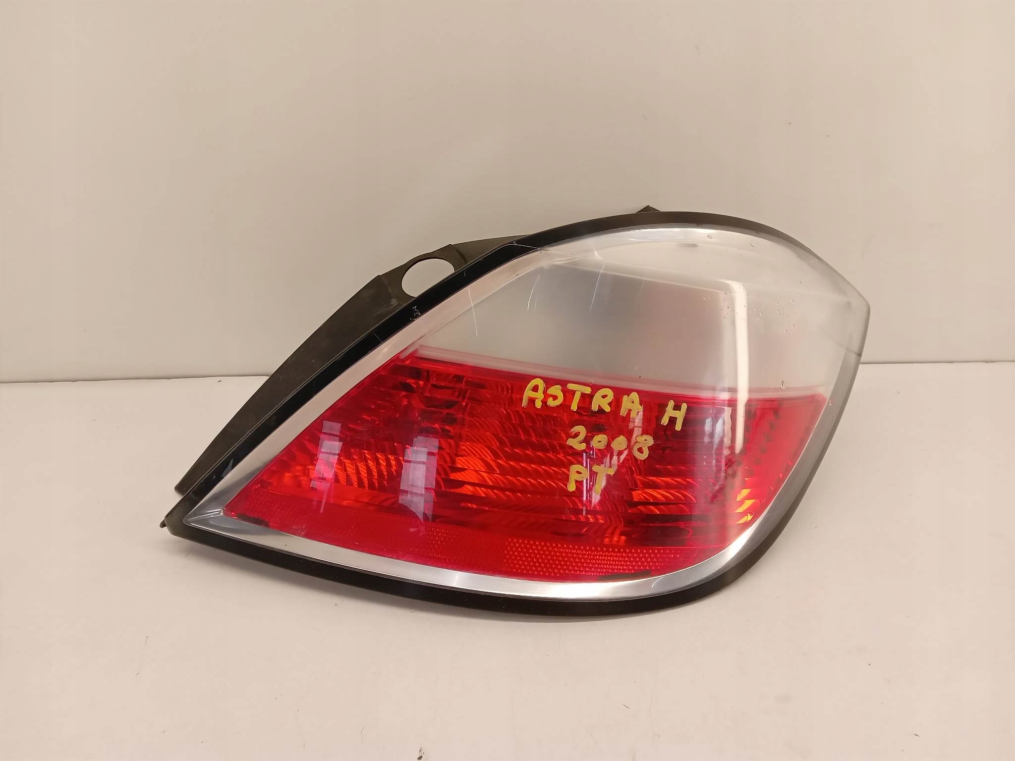 фонарь правый opel ASTRA III H 04-08