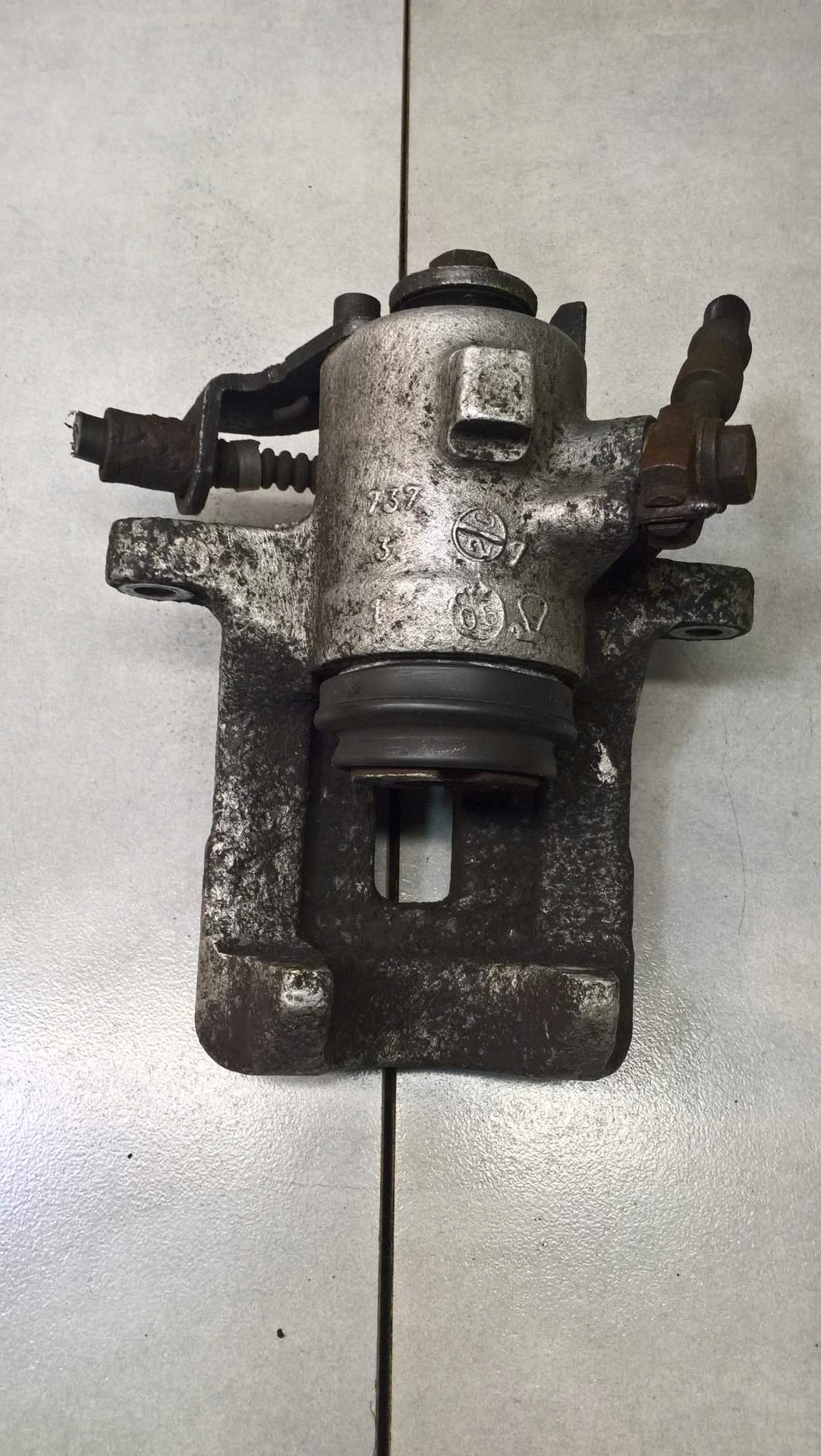caliper brake left rear part AUDI A4 B6 2.5 TDI