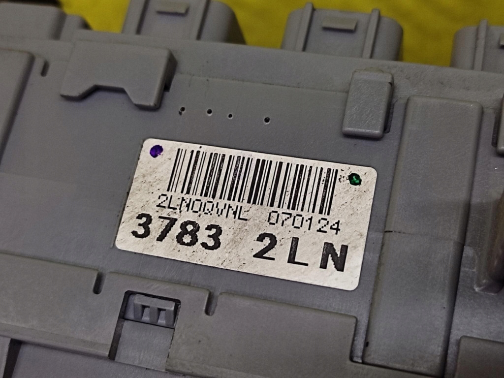 HONDA CIVIC VIII 2.2 ICTDI compartment BEZPECZNIKOW 37832LN