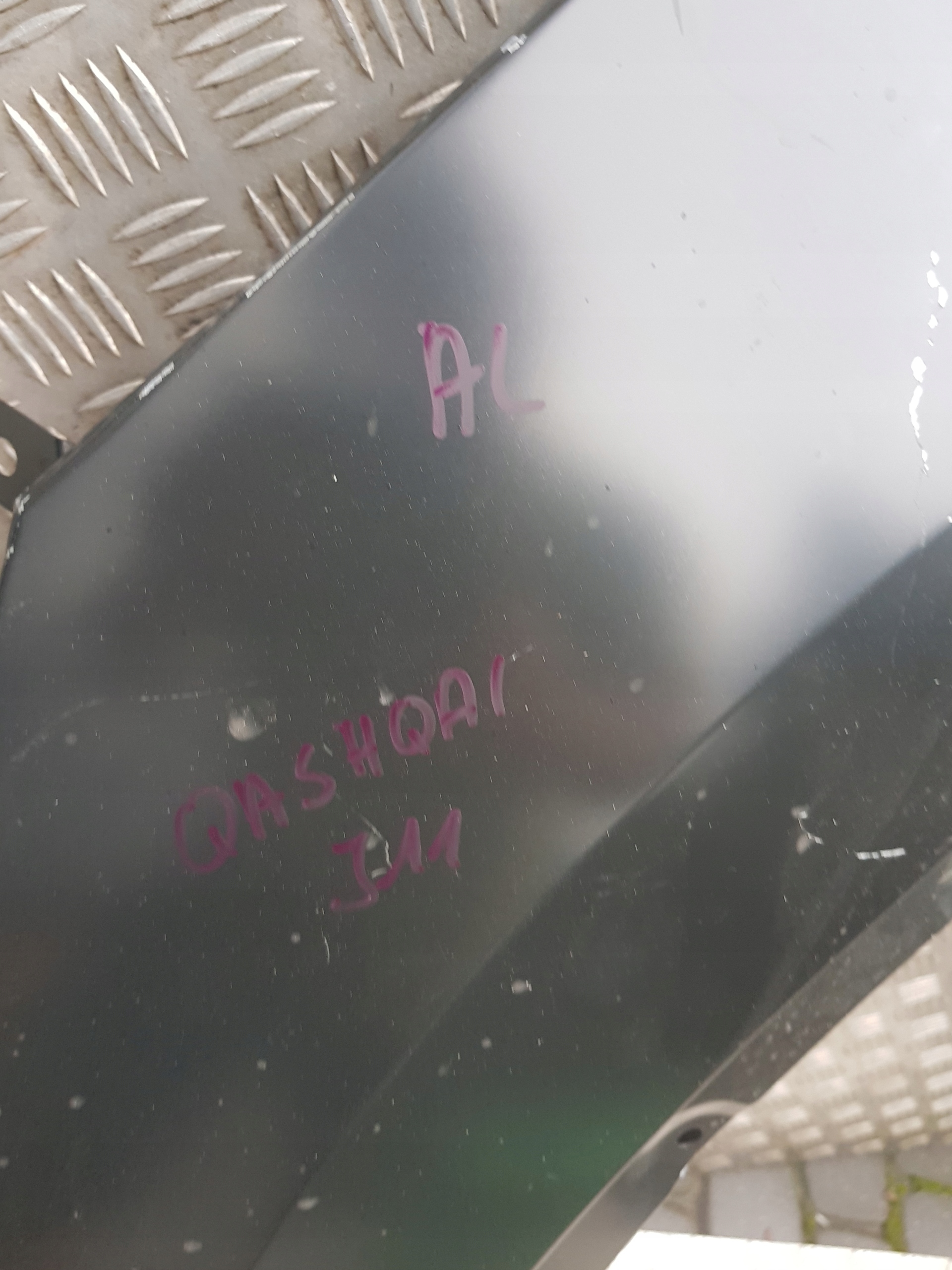 Błotnik prawy przód Nissan Qashqai J11 Numer katalogowy części BŁOTNIK QASHQAI