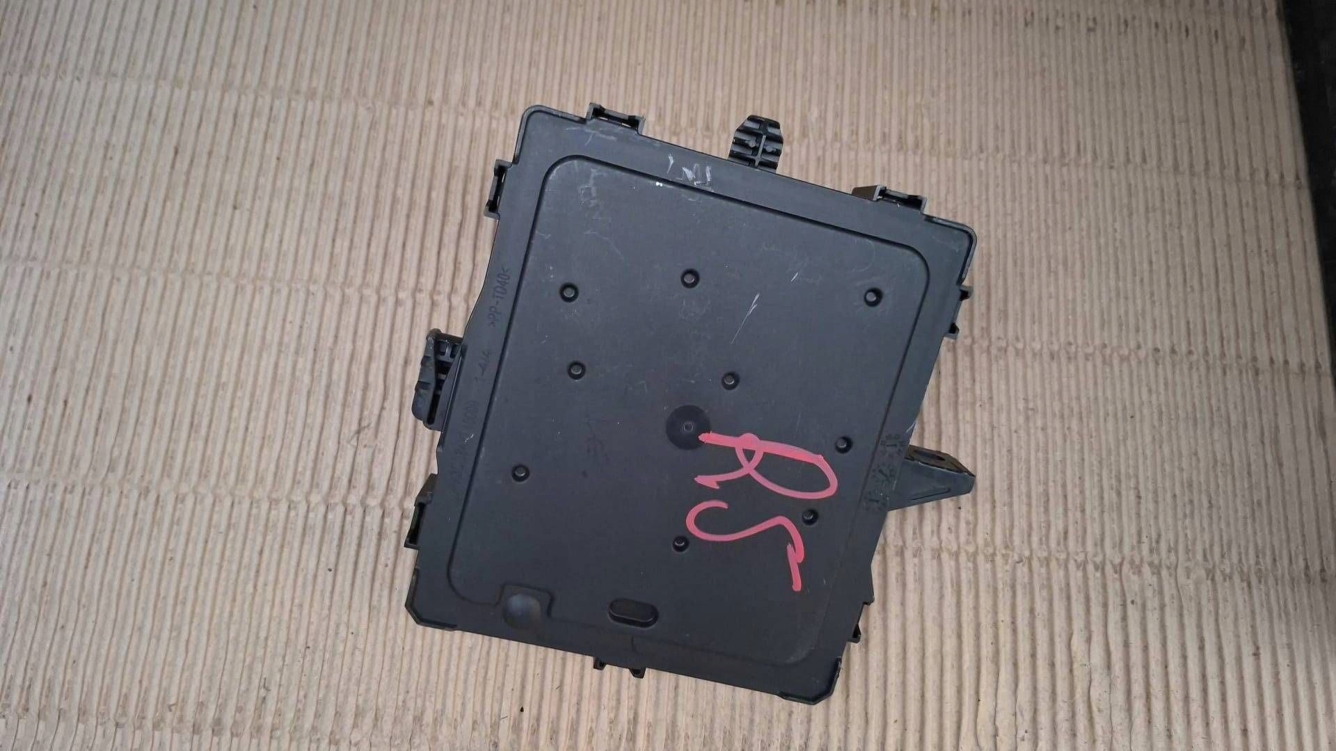 Module Unité de contrôle BCM Renault 5 E-Tech 284B29663R