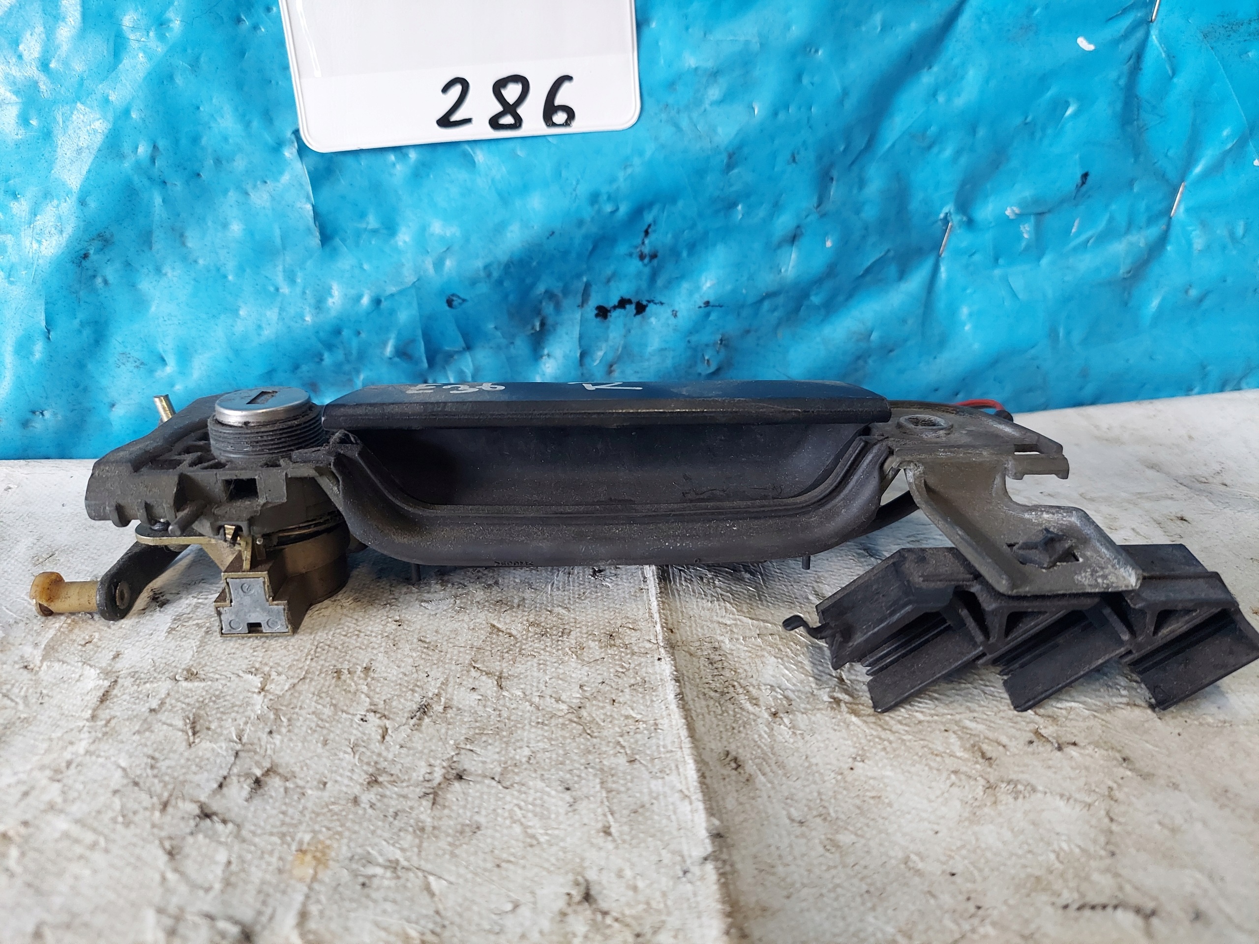 handle right front BMW E36