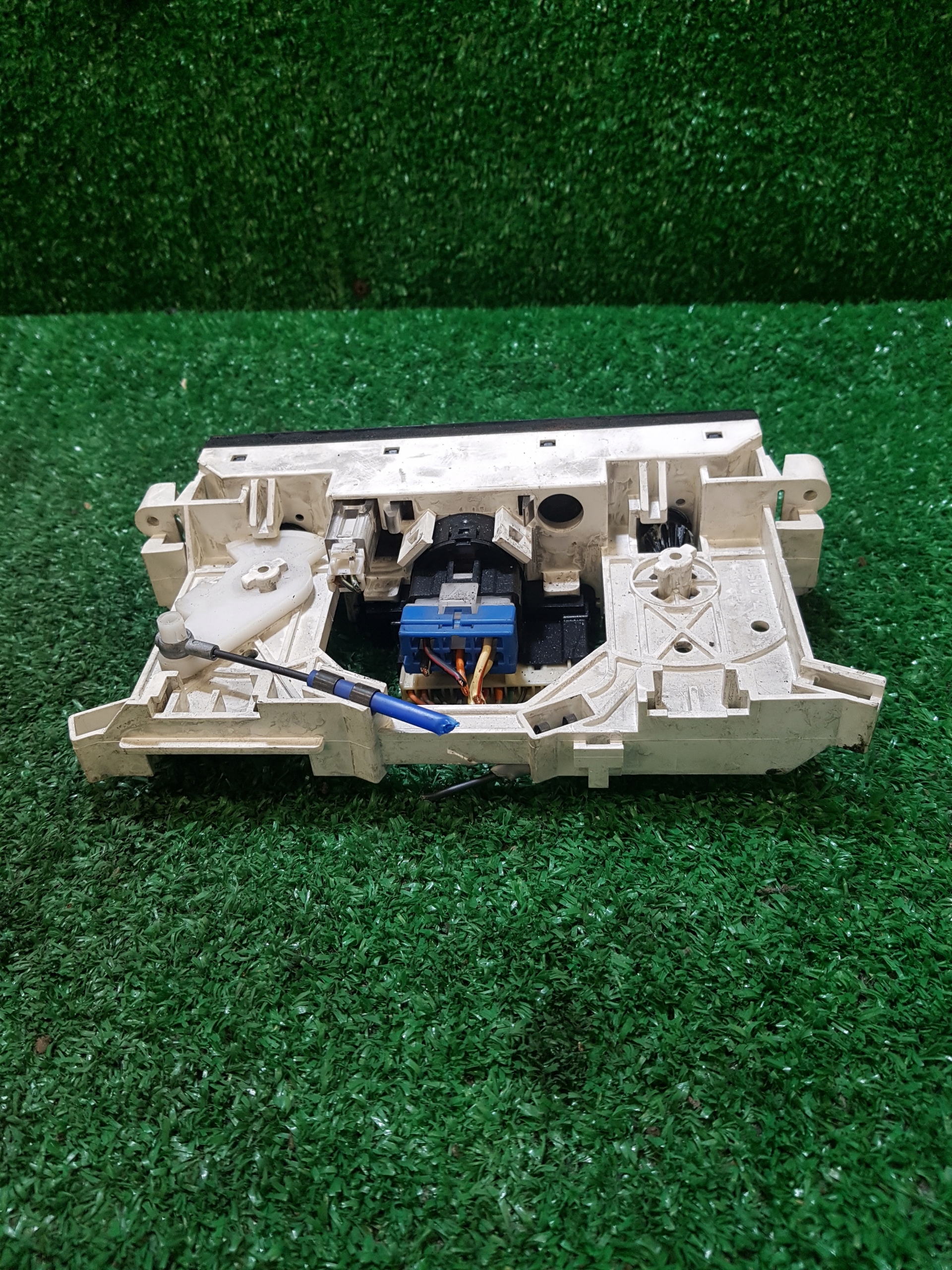 control panel air conditioning devices MITSUBISHI SPACE STAR MR262492